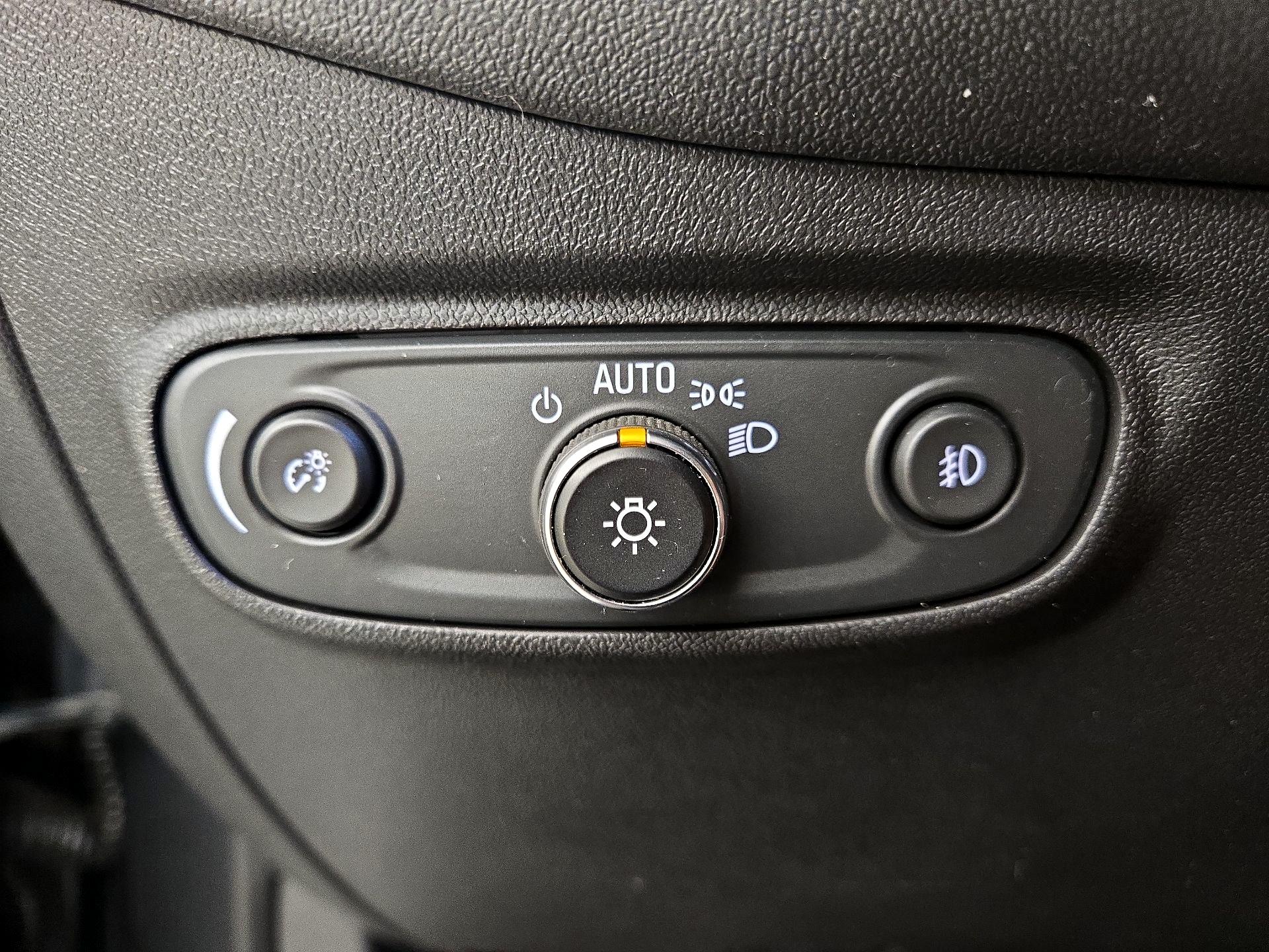 Thumbnail: 2021 Chevrolet Equinox - 13