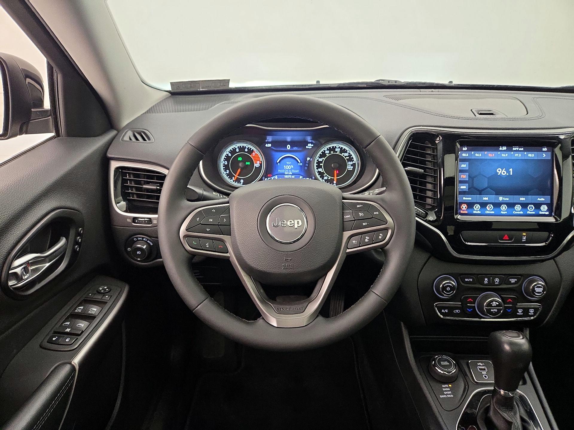 Thumbnail: 2022 Jeep Cherokee - 10