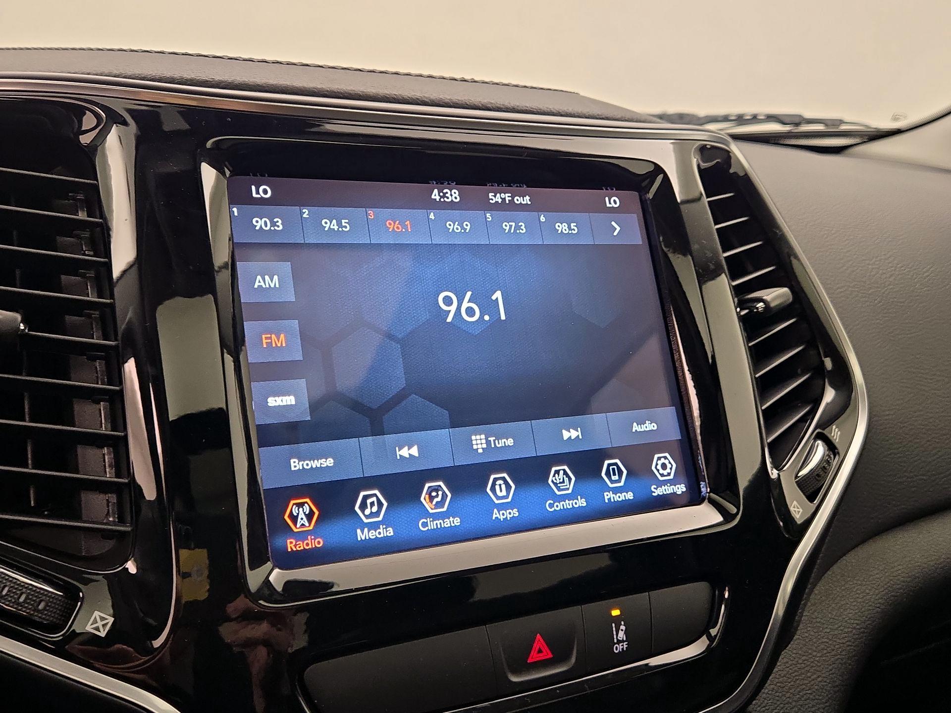 Thumbnail: 2022 Jeep Cherokee - 15