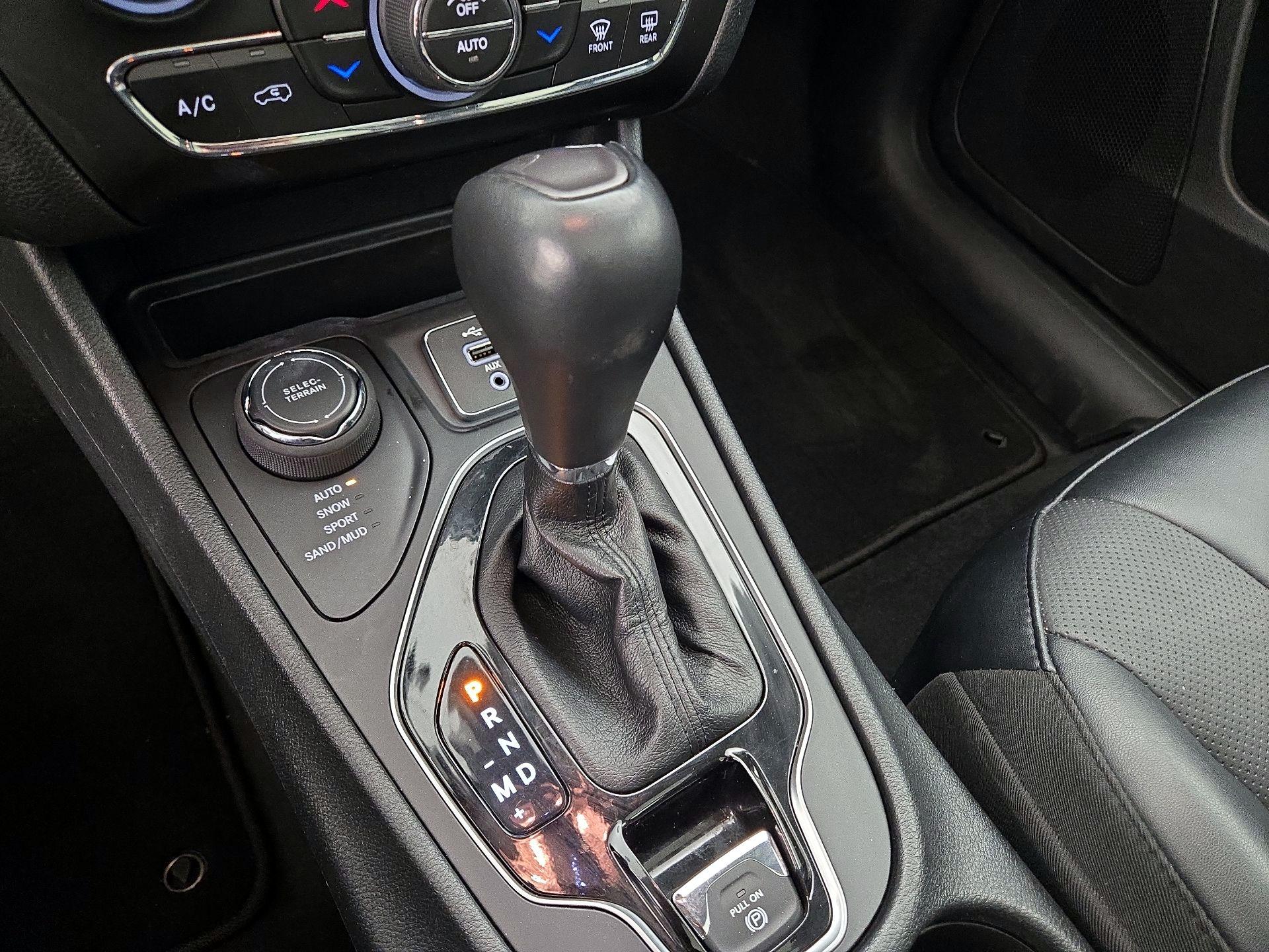 Thumbnail: 2022 Jeep Cherokee - 17