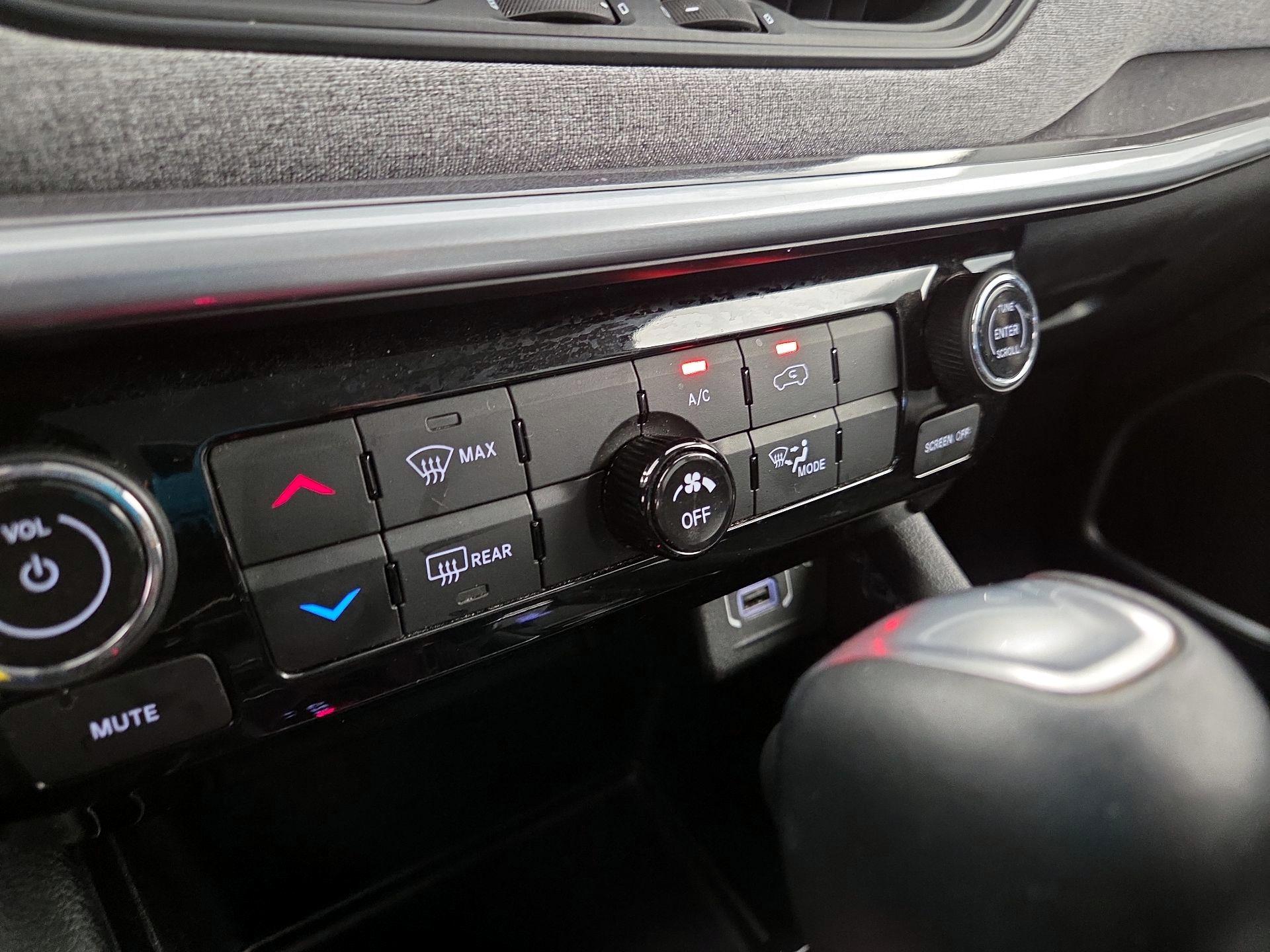 Thumbnail: 2022 Jeep Compass - 16