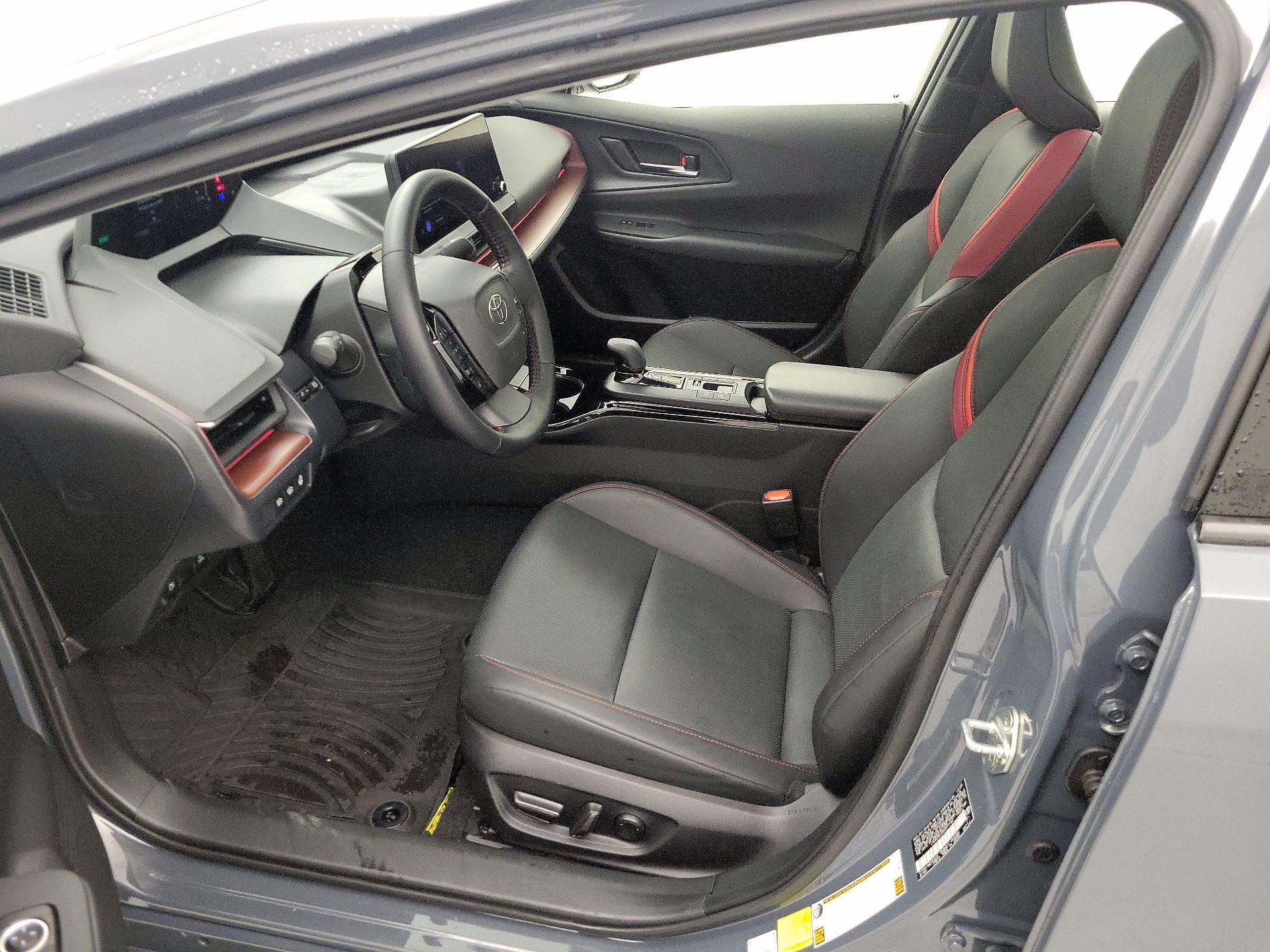 Thumbnail: 2024 Toyota Prius Prime - 11