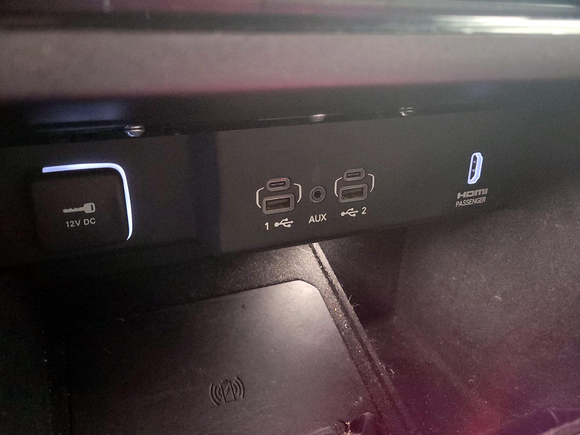 Thumbnail: 2022 Jeep Wagoneer - 19