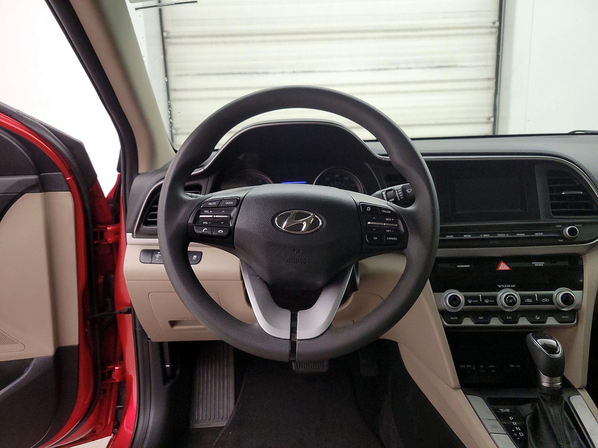 Thumbnail: 2020 Hyundai Elantra - 10