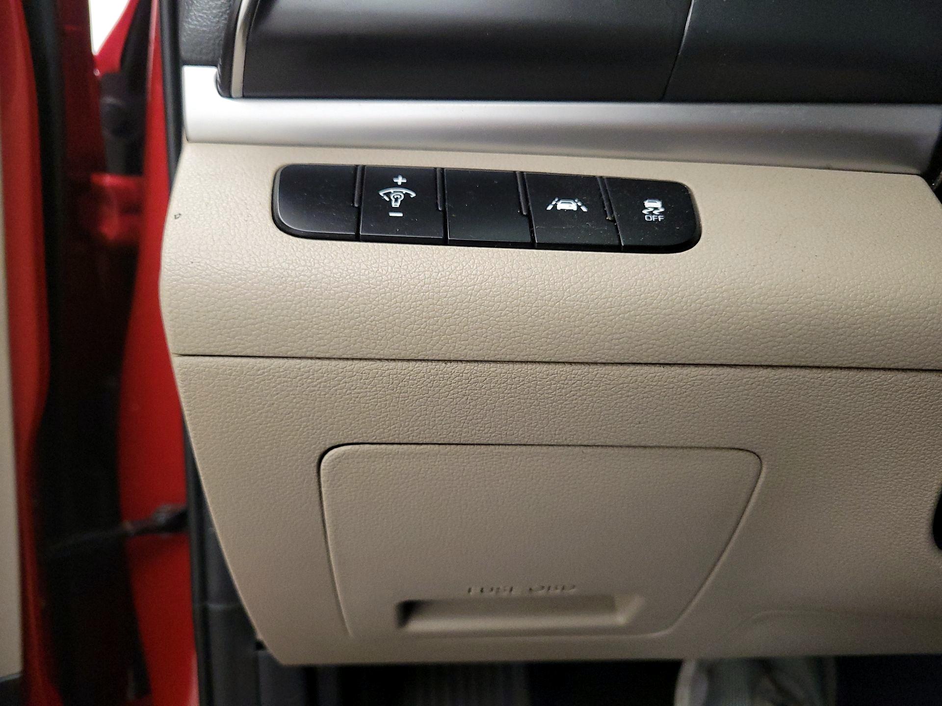 Thumbnail: 2020 Hyundai Elantra - 13