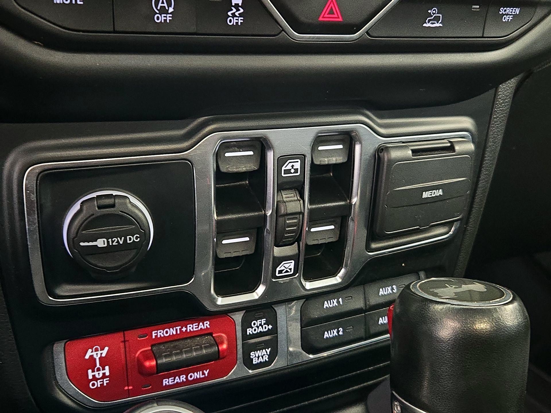 Thumbnail: 2022 Jeep Wrangler - 19