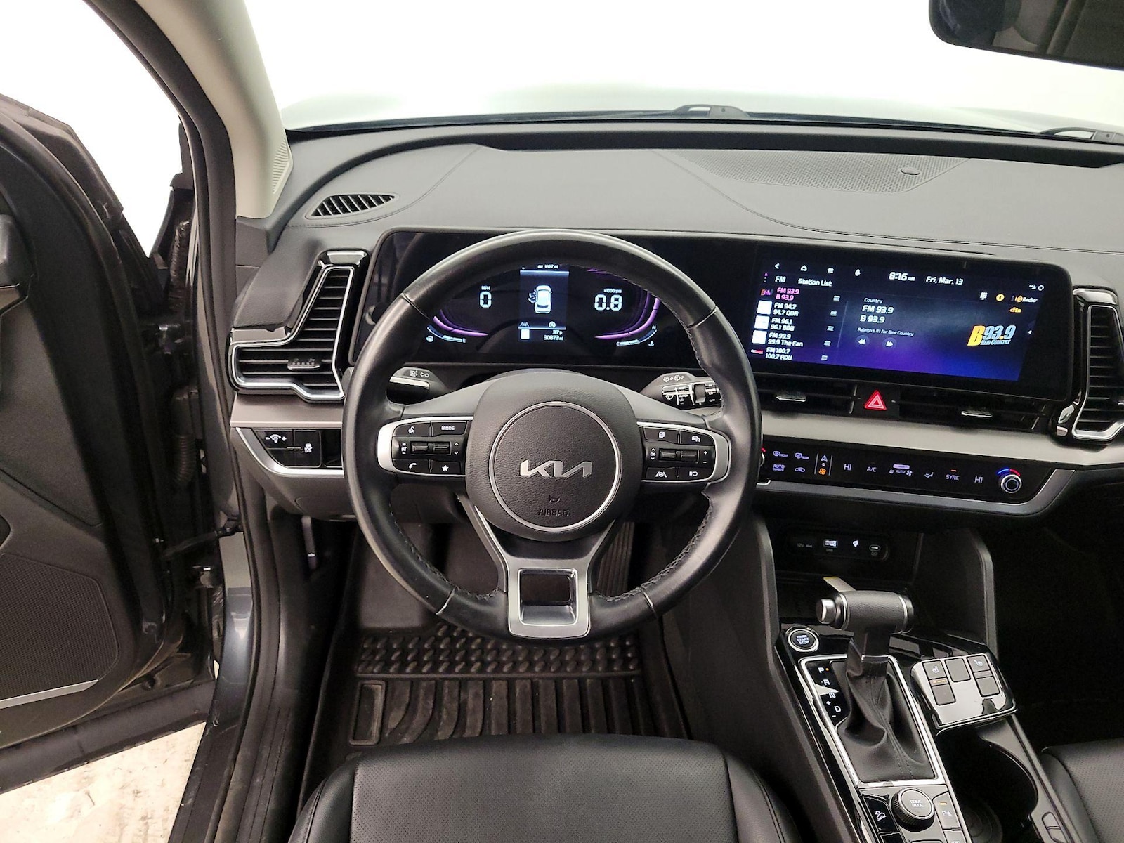 2023 Kia Sportage EX - Photo 11