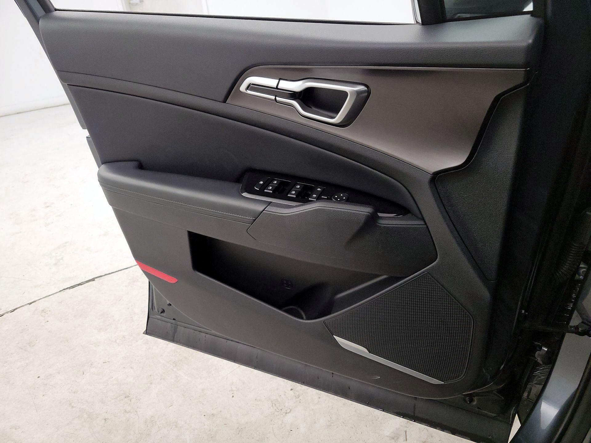 Thumbnail: 2023 Kia Sportage - 12