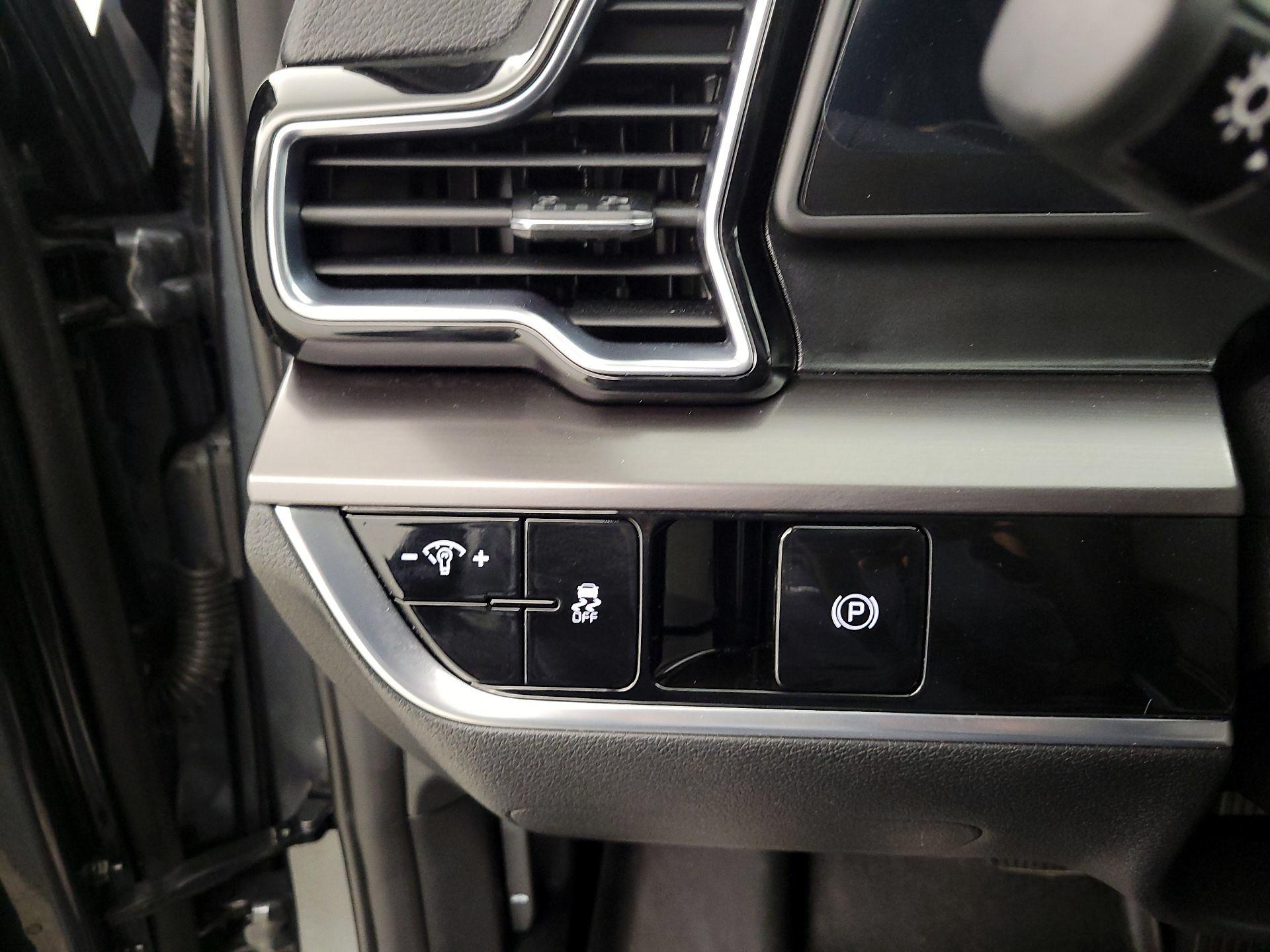 Thumbnail: 2023 Kia Sportage - 13