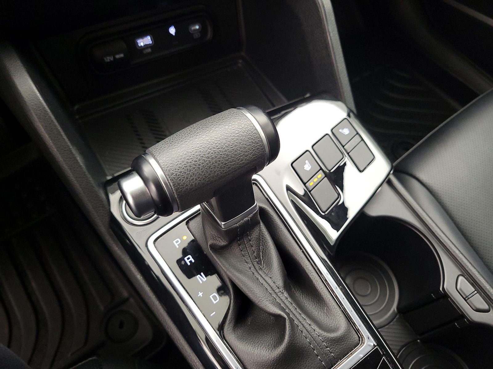 2023 Kia Sportage EX - Photo 18