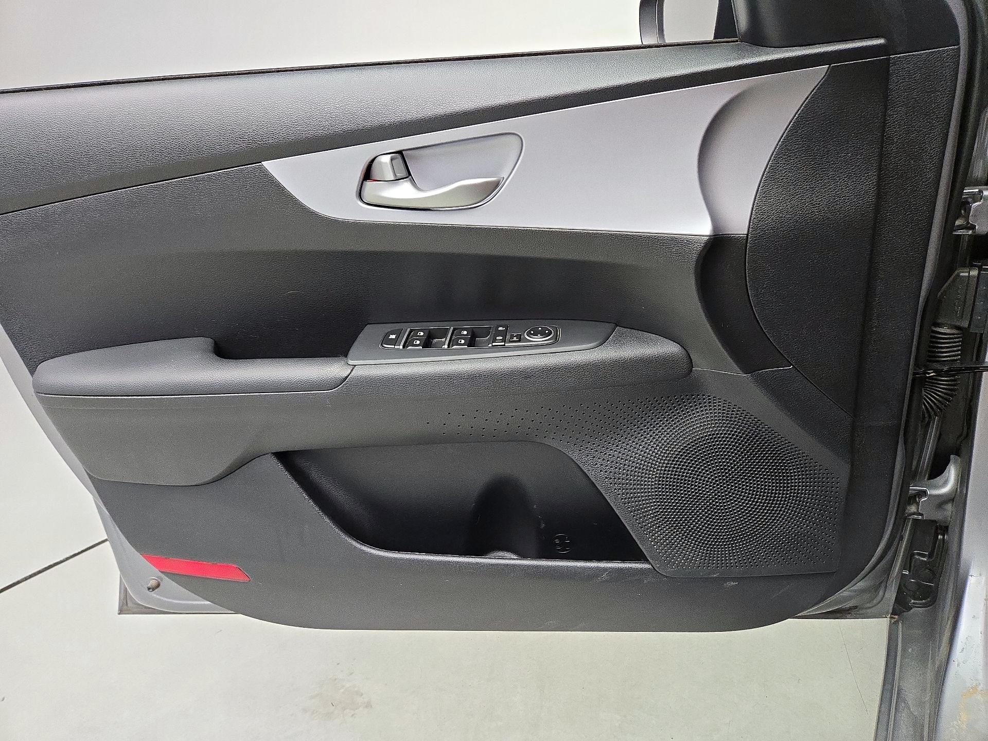 Thumbnail: 2024 Kia Forte - 12