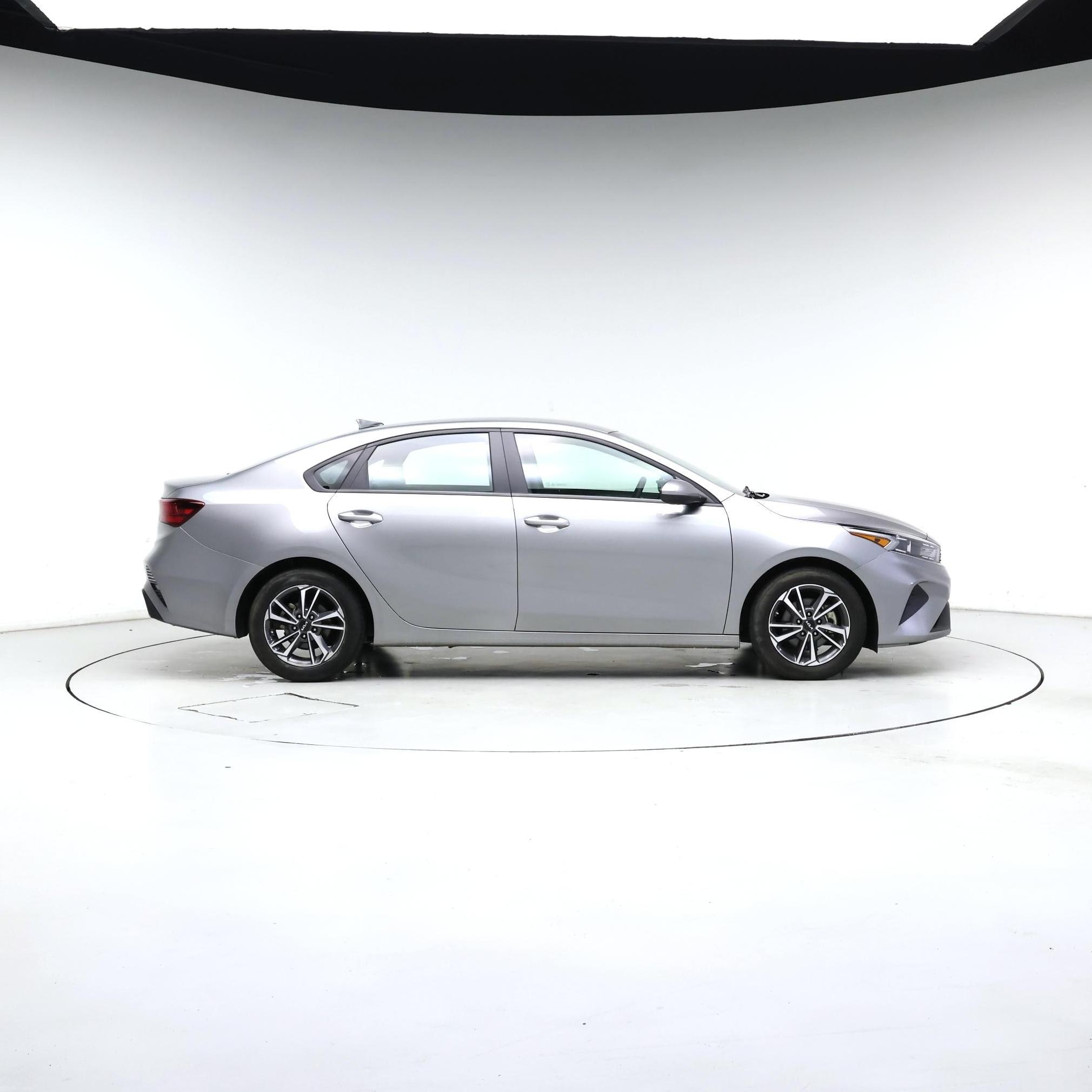 Thumbnail: 2024 Kia Forte - 7