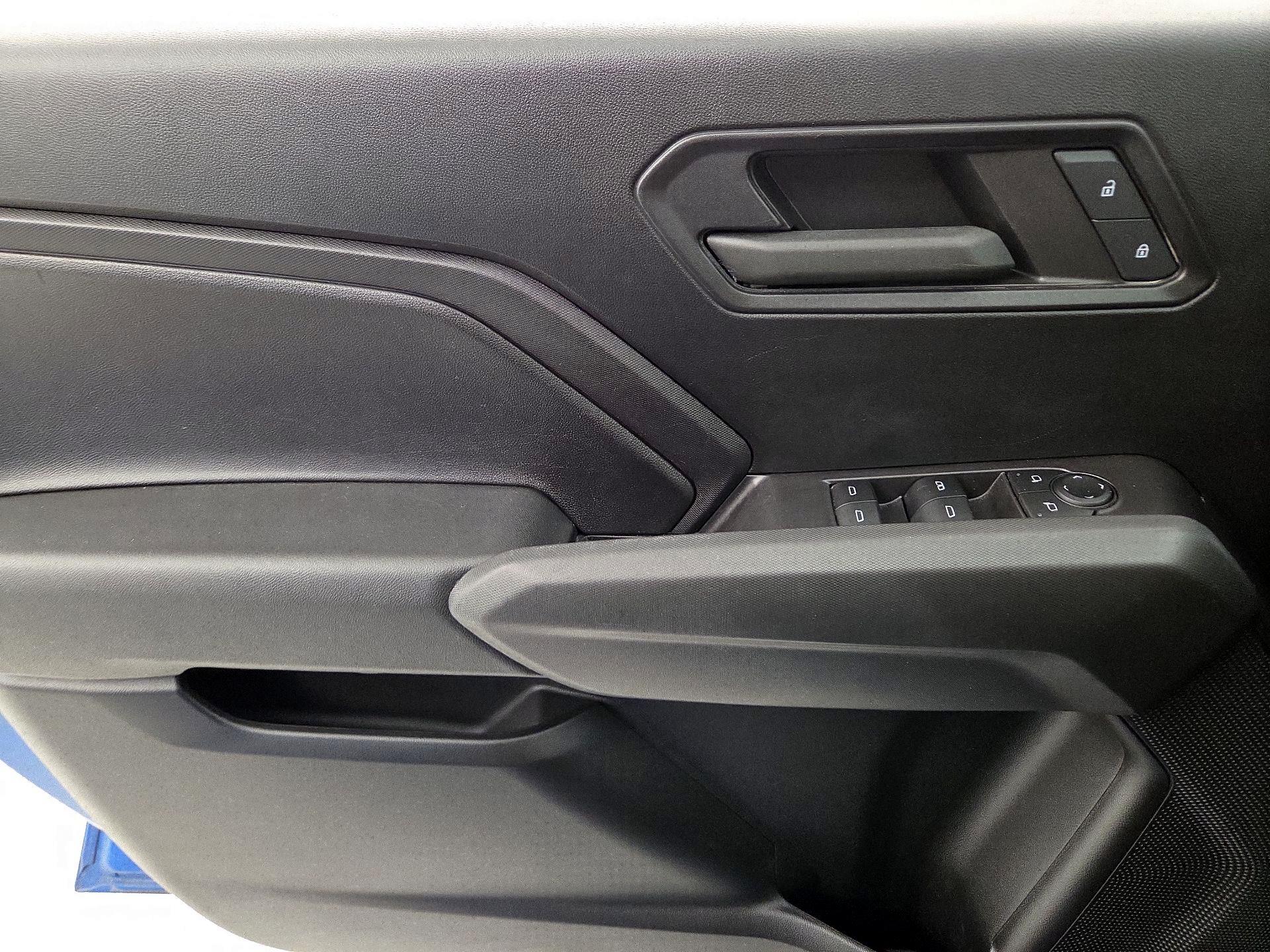 Thumbnail: 2023 Chevrolet Colorado - 12