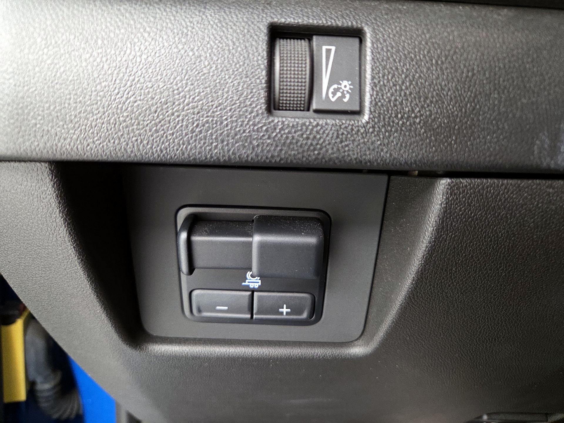 Thumbnail: 2023 Chevrolet Colorado - 13