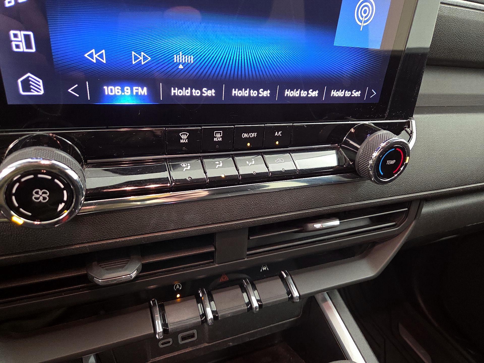 Thumbnail: 2023 Chevrolet Colorado - 16