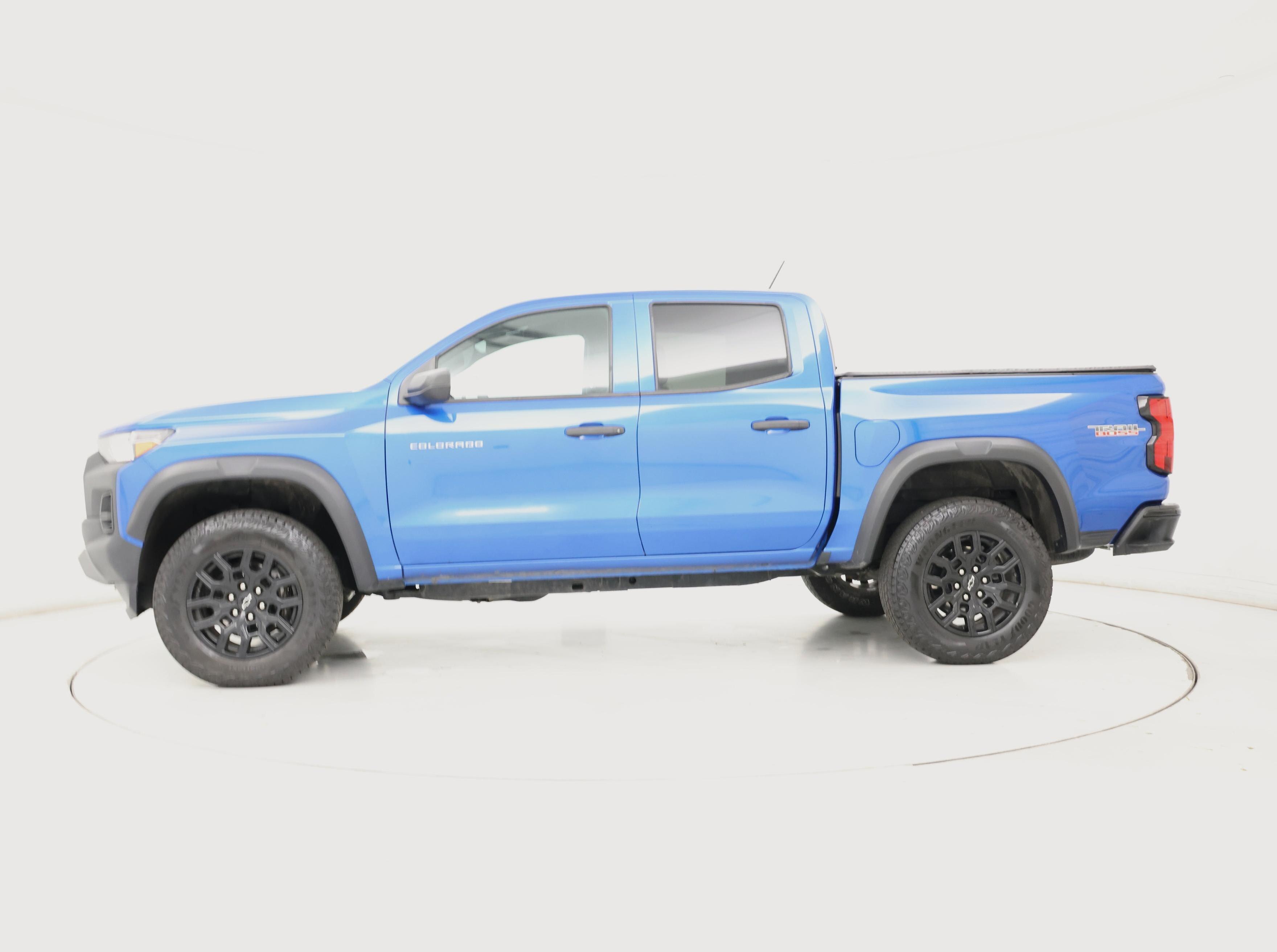 Thumbnail: 2023 Chevrolet Colorado - 3