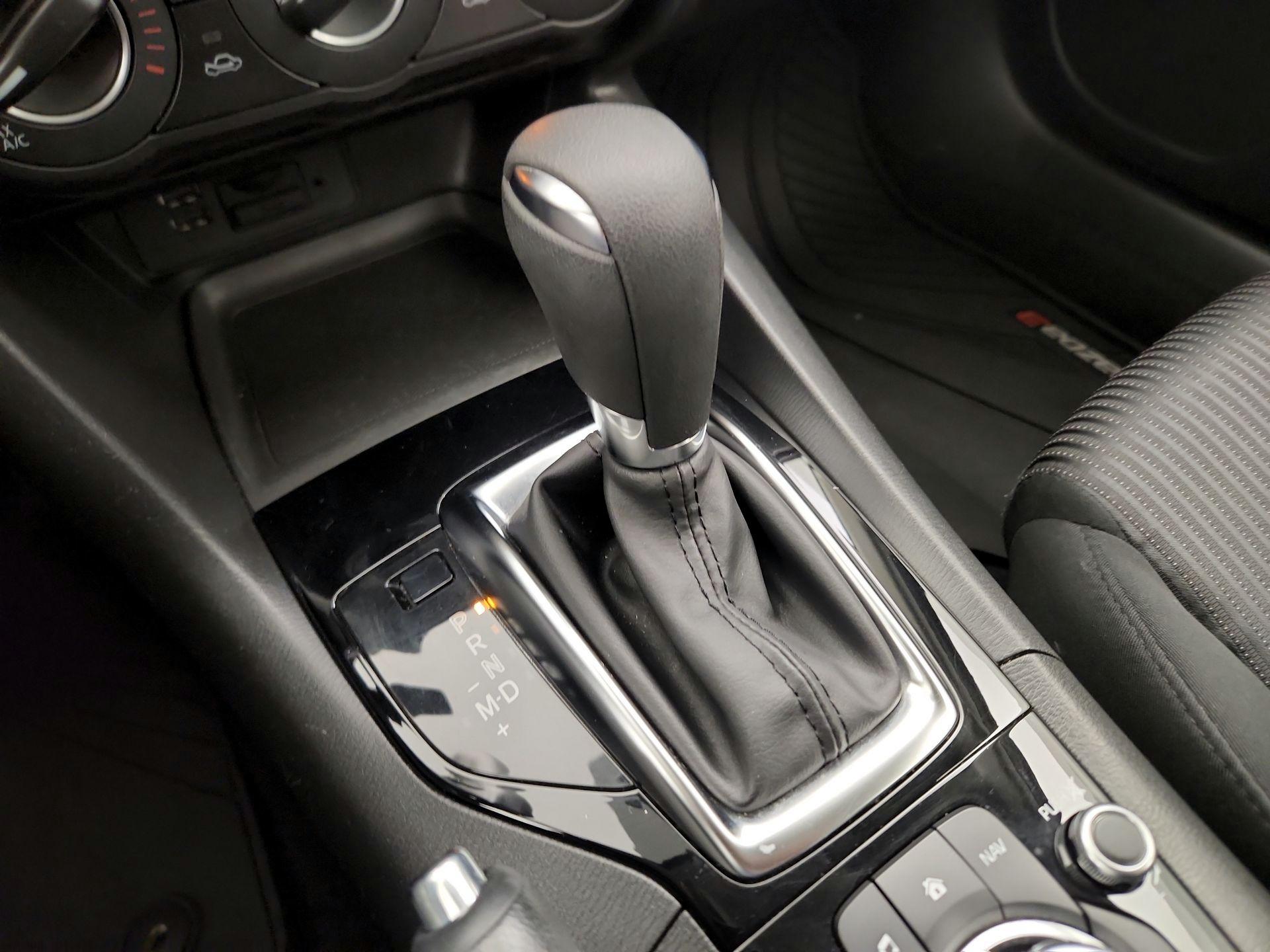 Thumbnail: 2016 Mazda Mazda3 - 17