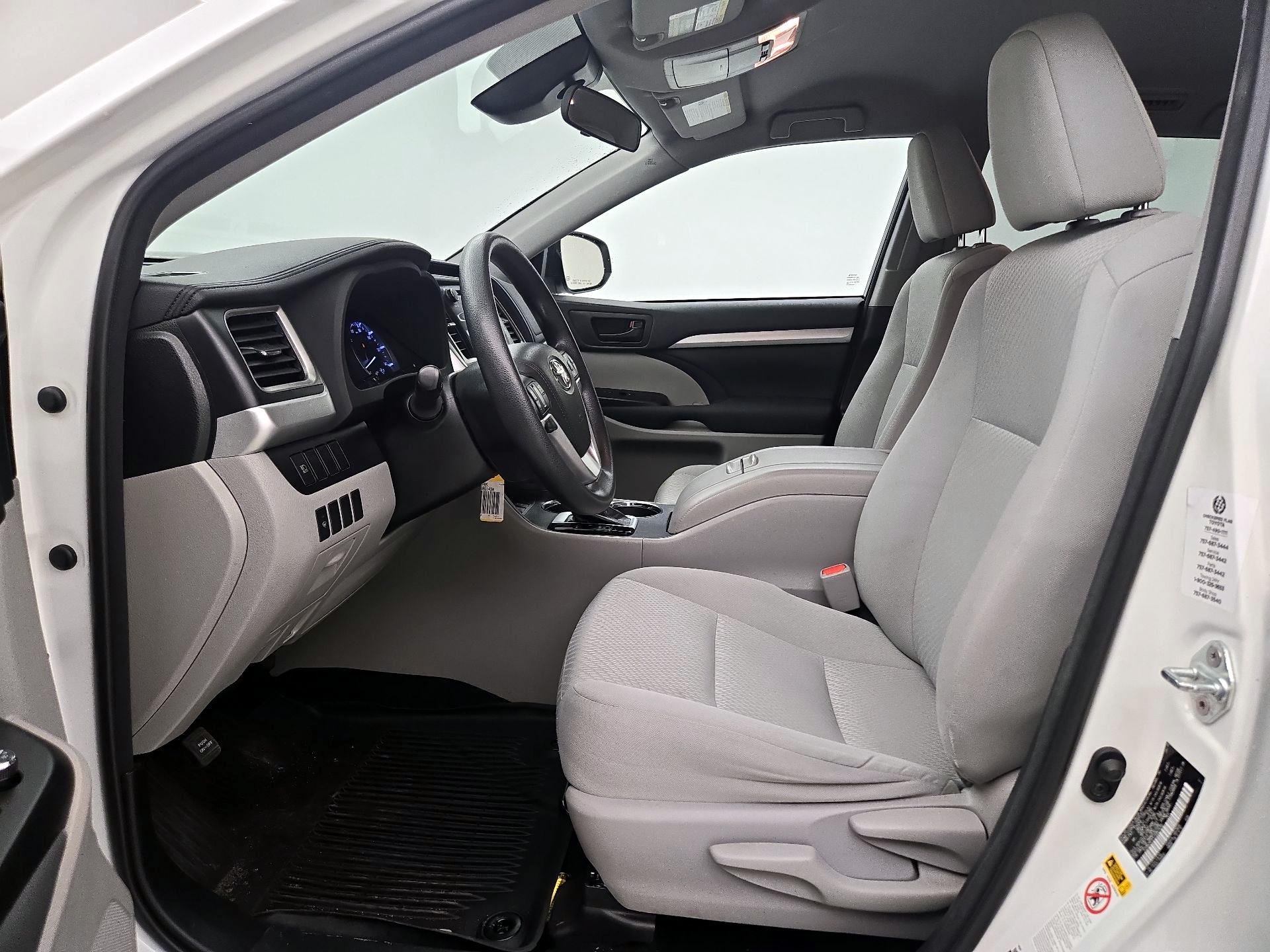 Thumbnail: 2018 Toyota Highlander - 11