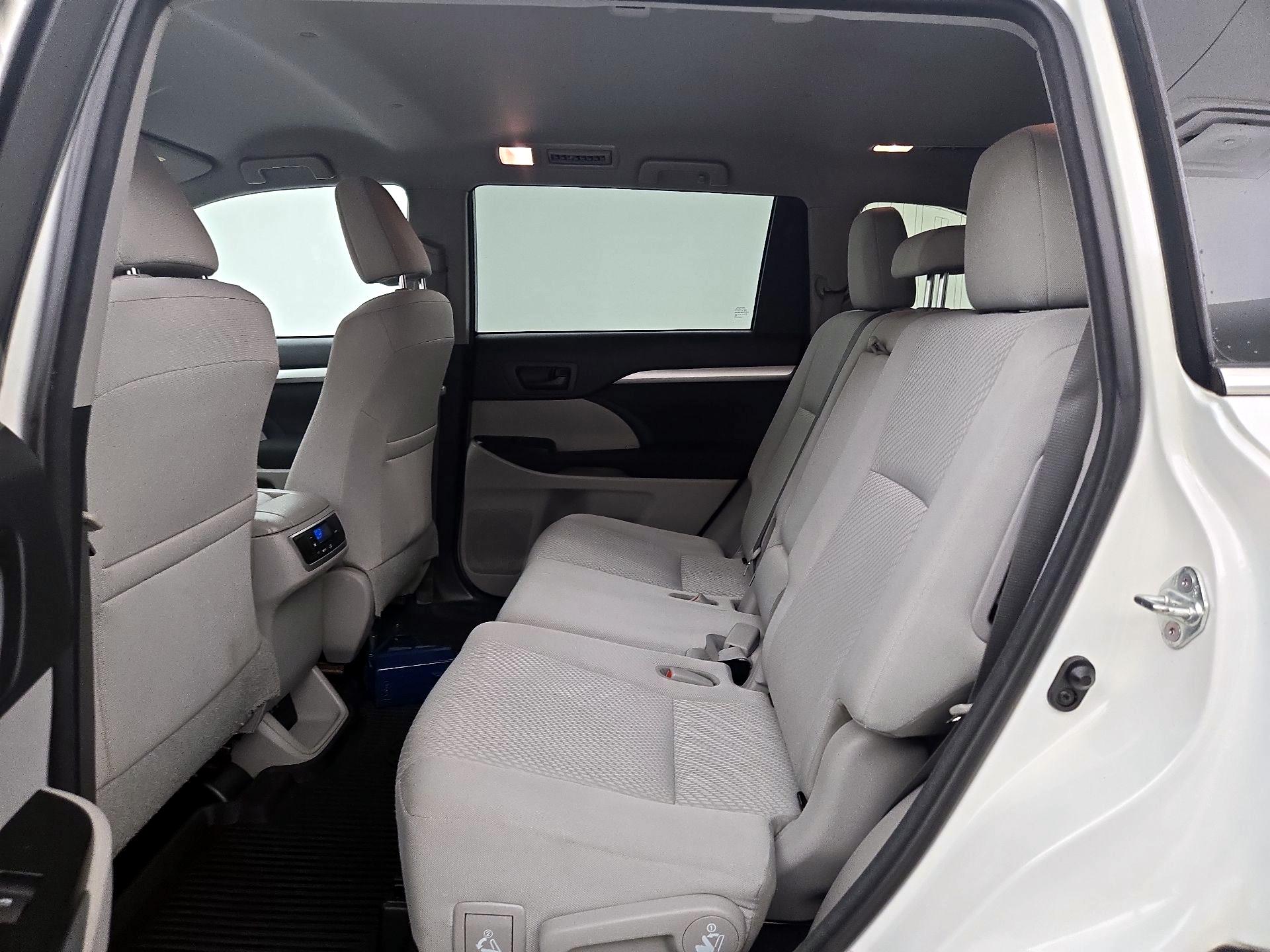 Thumbnail: 2018 Toyota Highlander - 19