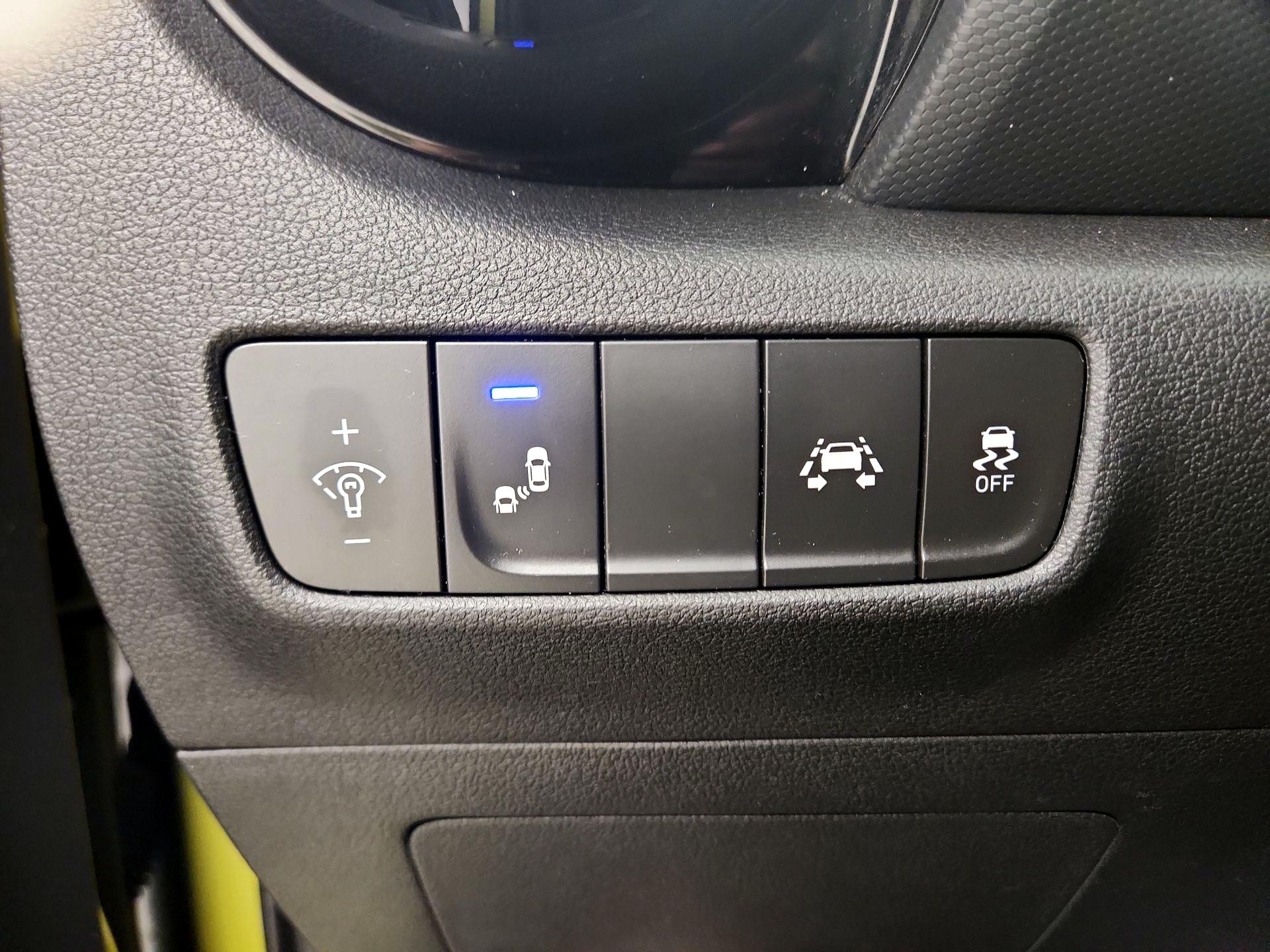 Thumbnail: 2020 Hyundai Kona - 13
