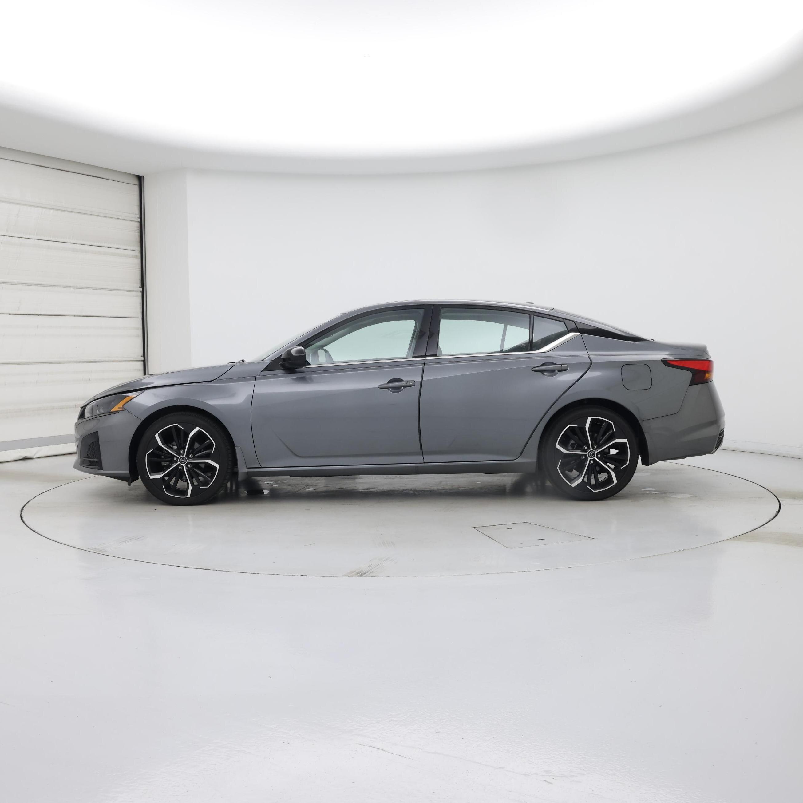 Thumbnail: 2023 Nissan Altima - 3