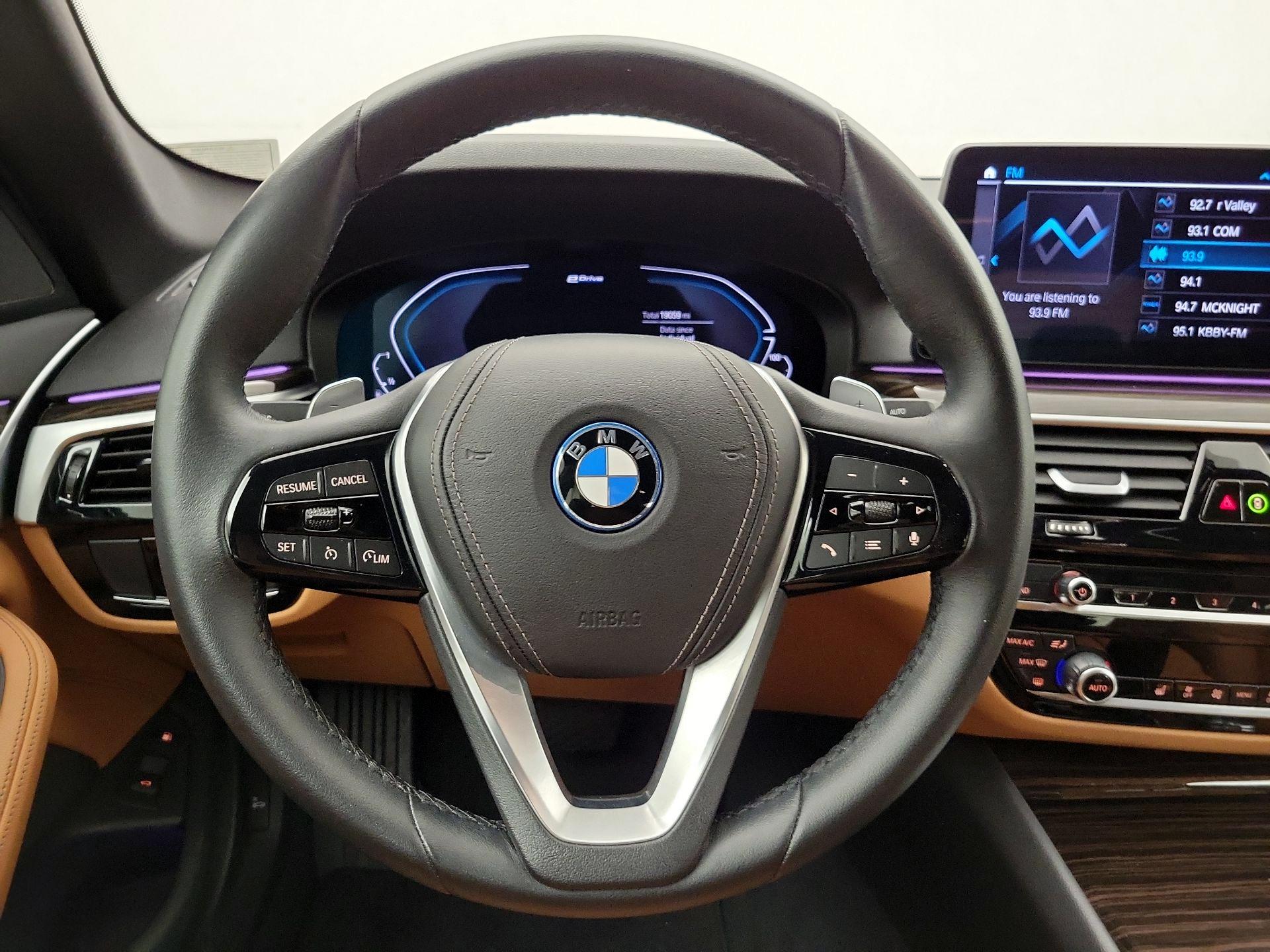 Thumbnail: 2023 BMW 5 Series - 10