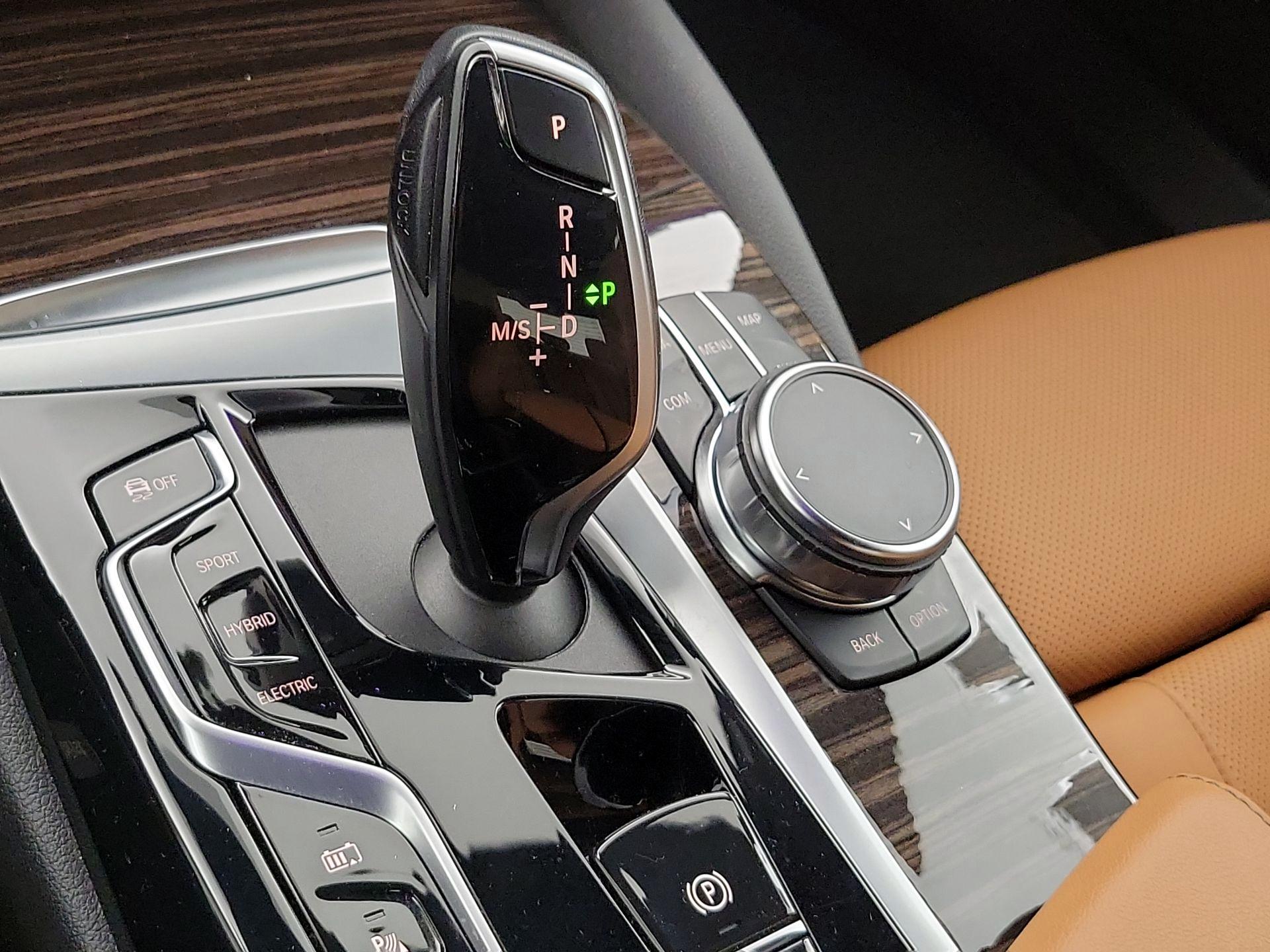 Thumbnail: 2023 BMW 5 Series - 18