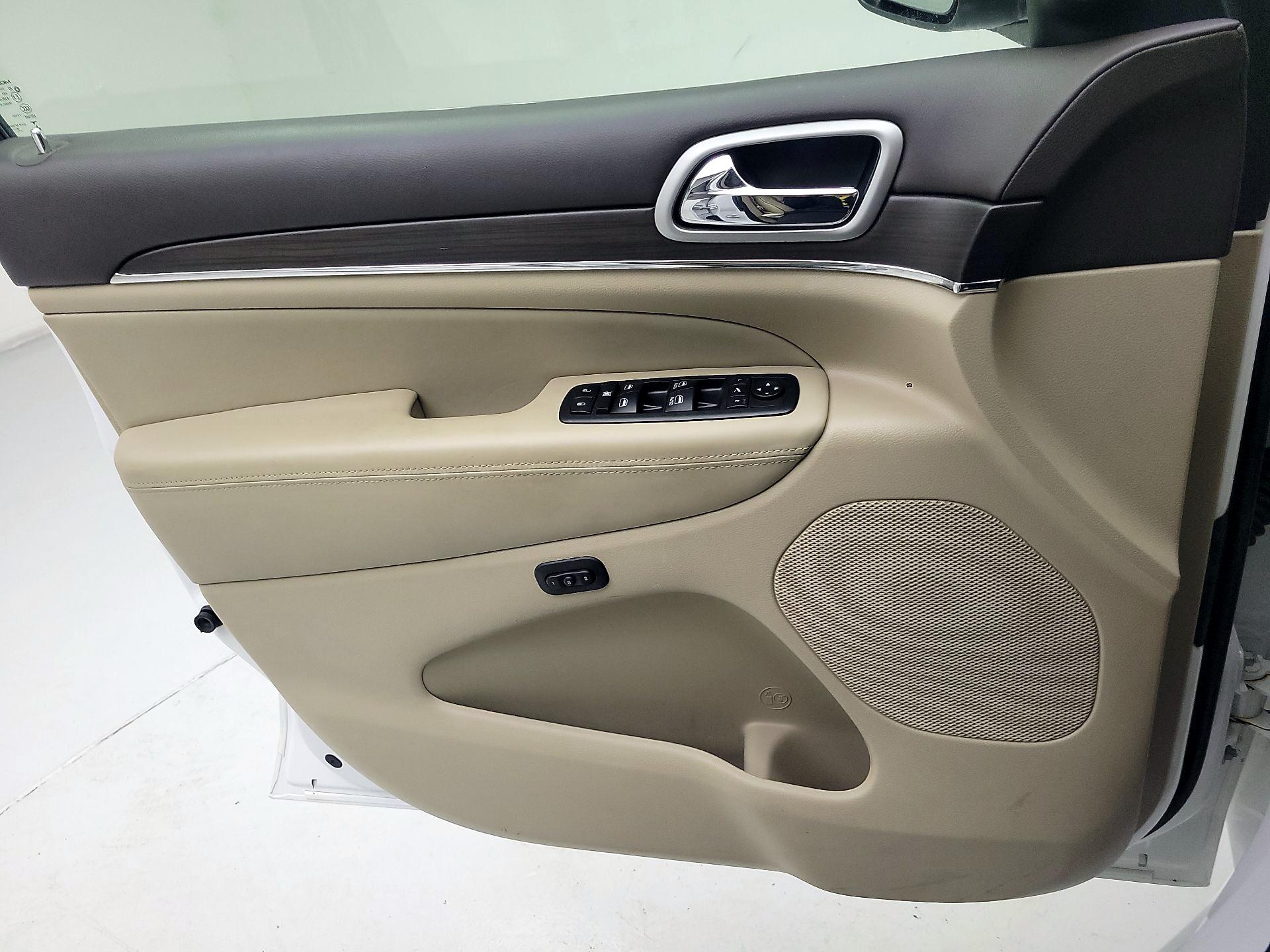 Thumbnail: 2018 Jeep Grand Cherokee - 10