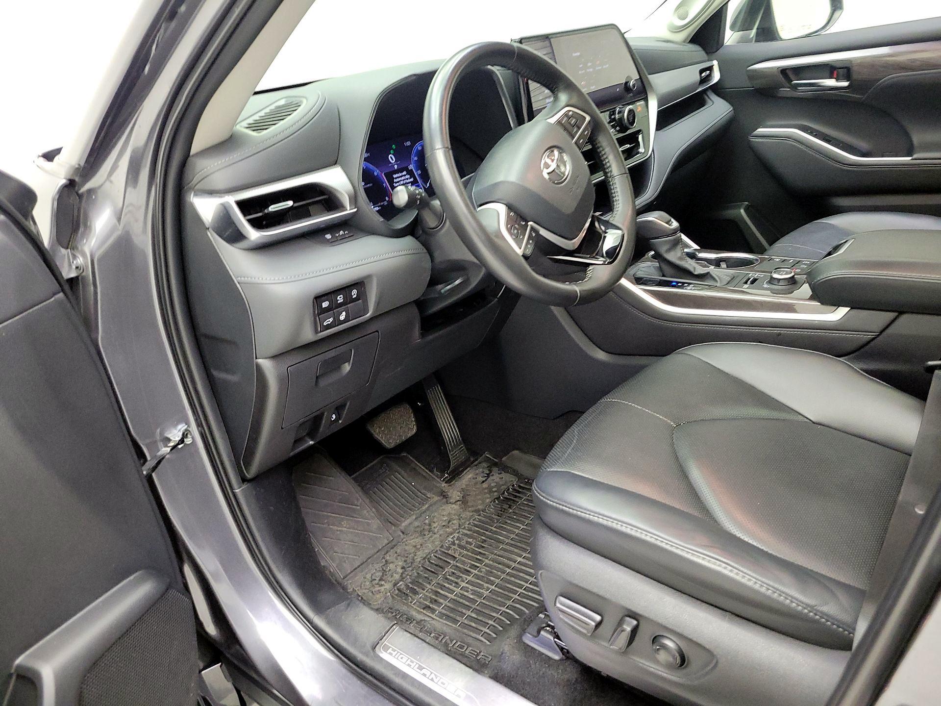 Thumbnail: 2024 Toyota Highlander - 9