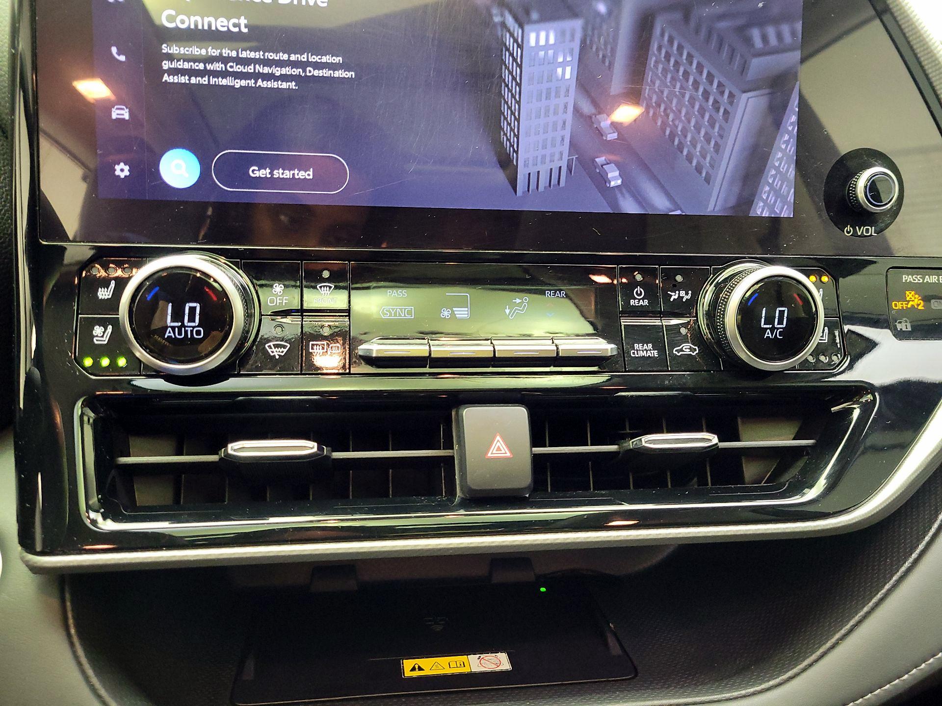 Thumbnail: 2024 Toyota Highlander - 14