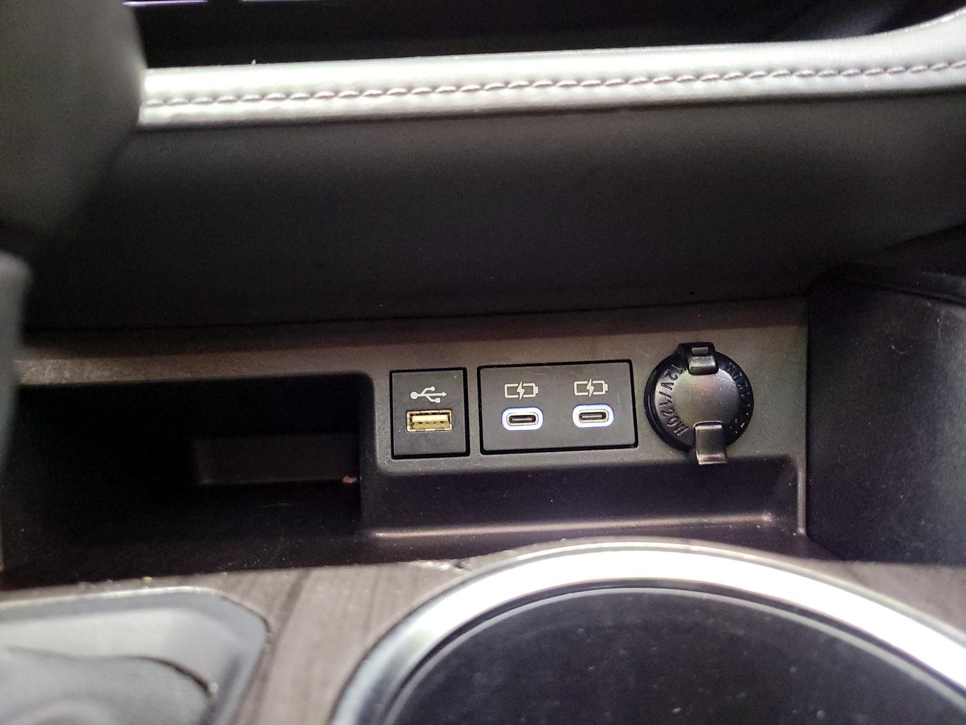 Thumbnail: 2024 Toyota Highlander - 16