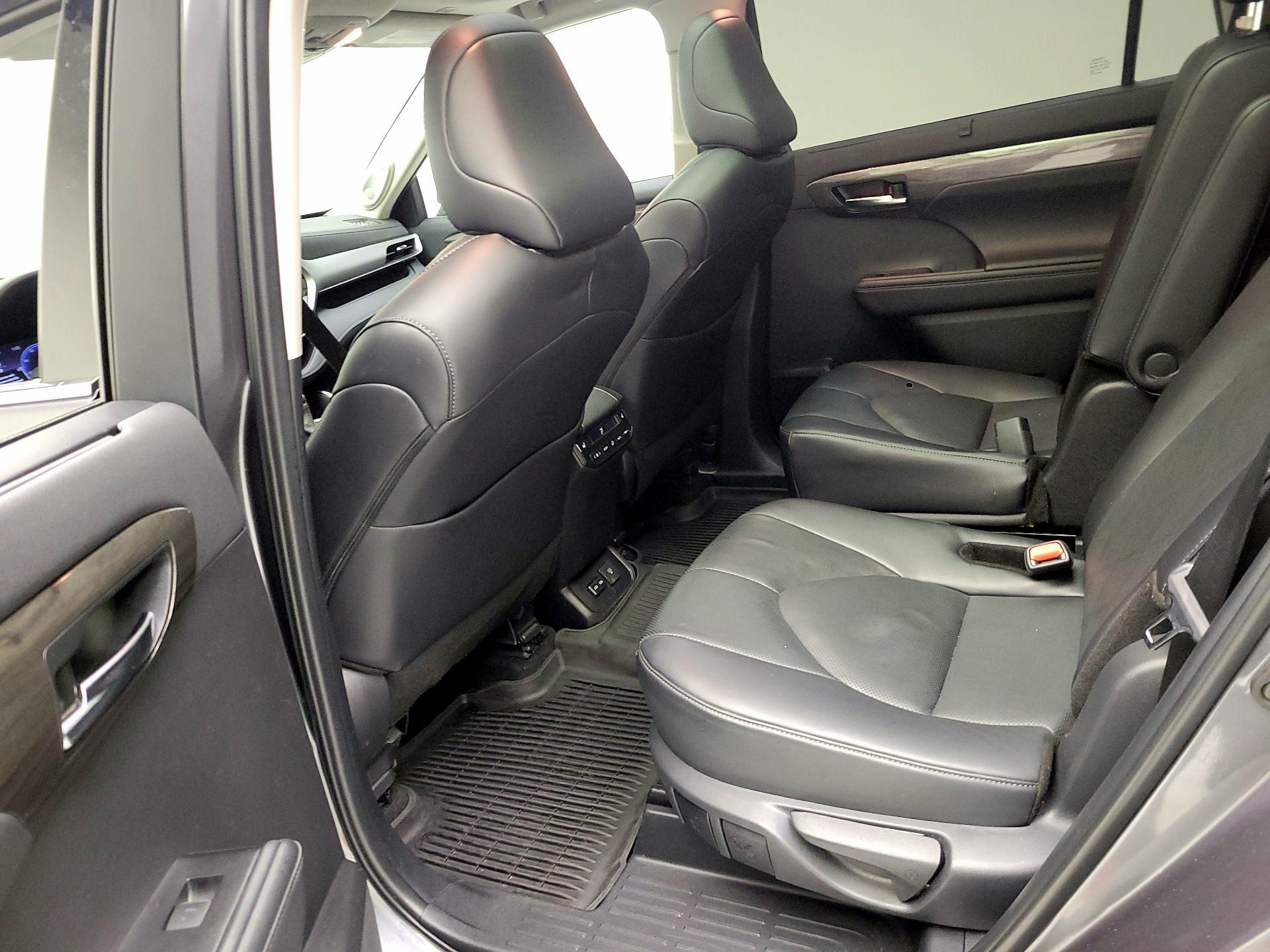 Thumbnail: 2024 Toyota Highlander - 17