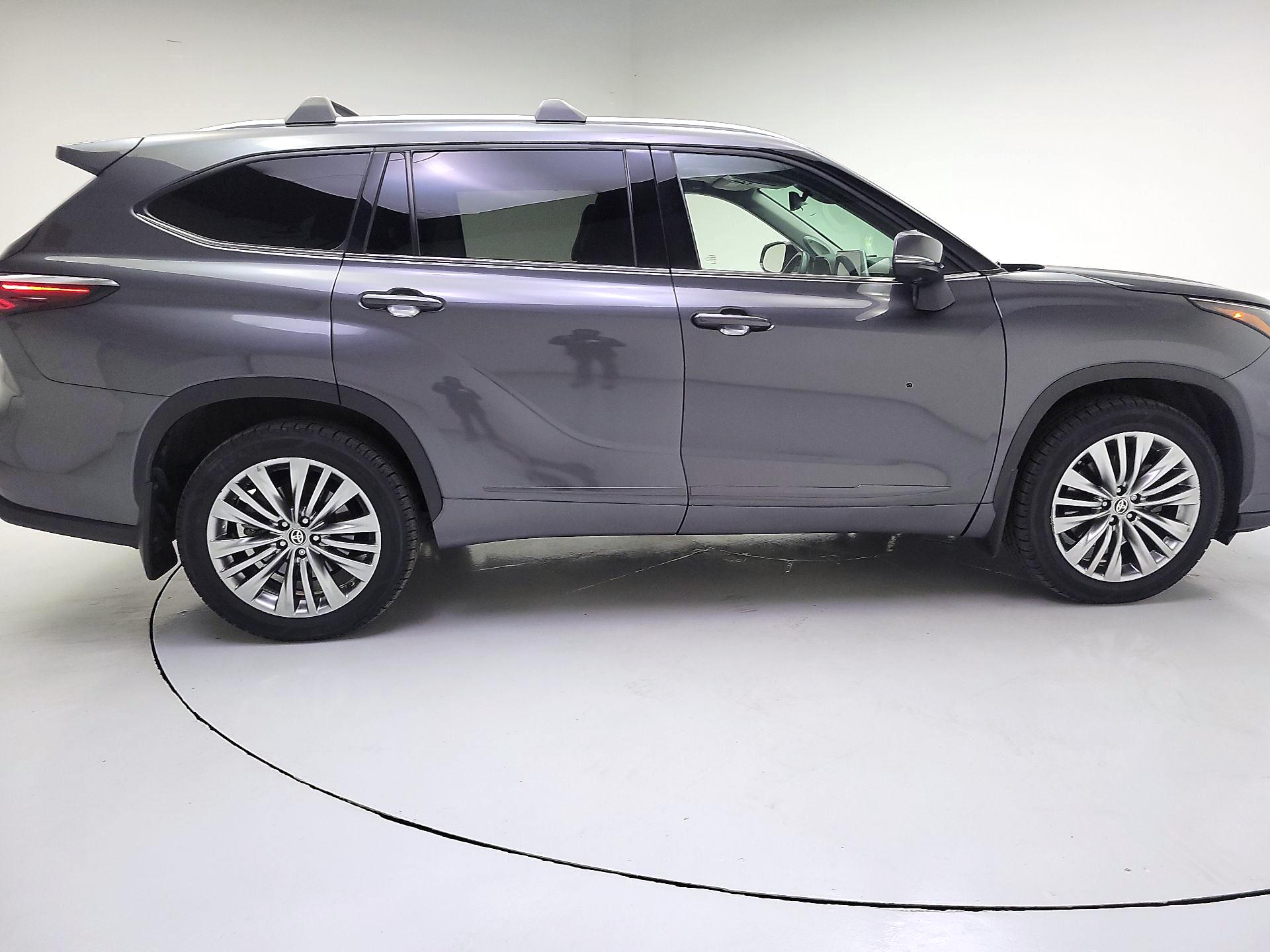Thumbnail: 2024 Toyota Highlander - 4