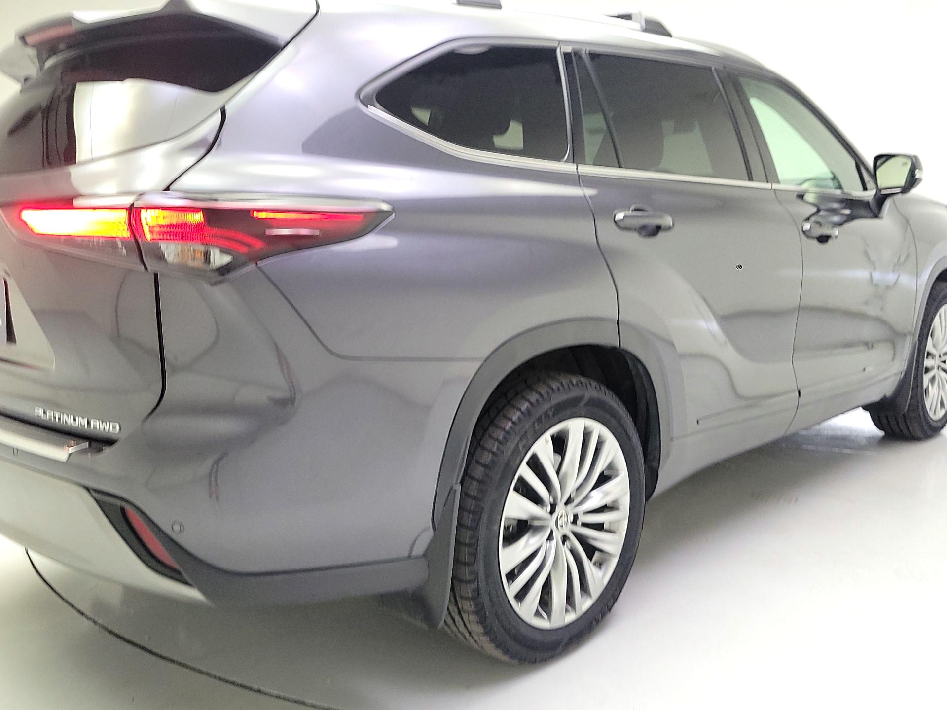 Thumbnail: 2024 Toyota Highlander - 5