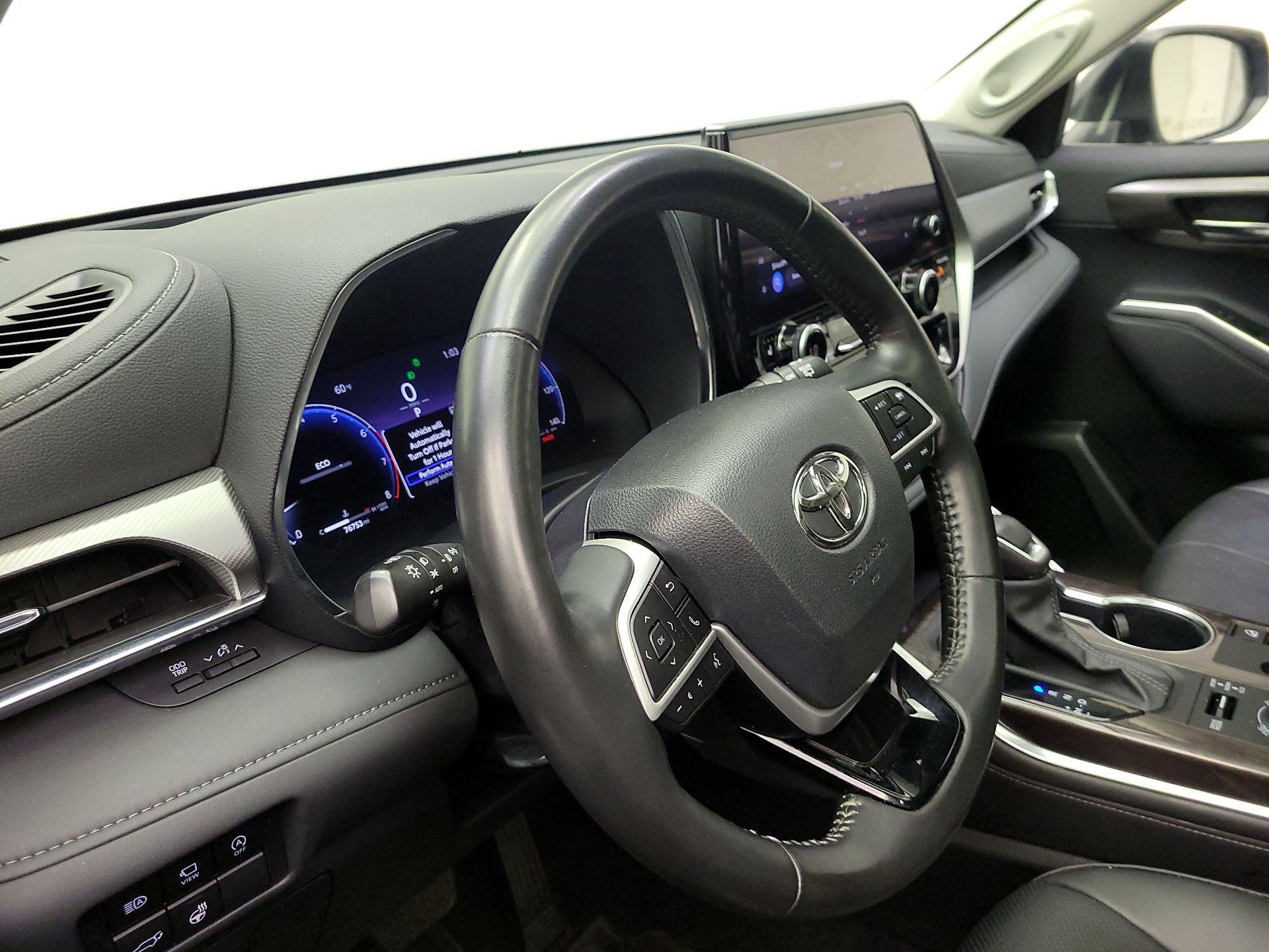 Thumbnail: 2024 Toyota Highlander - 8