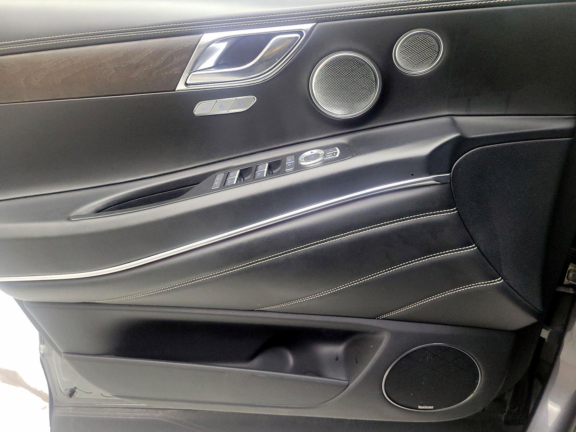 Thumbnail: 2021 Genesis GV80 - 10