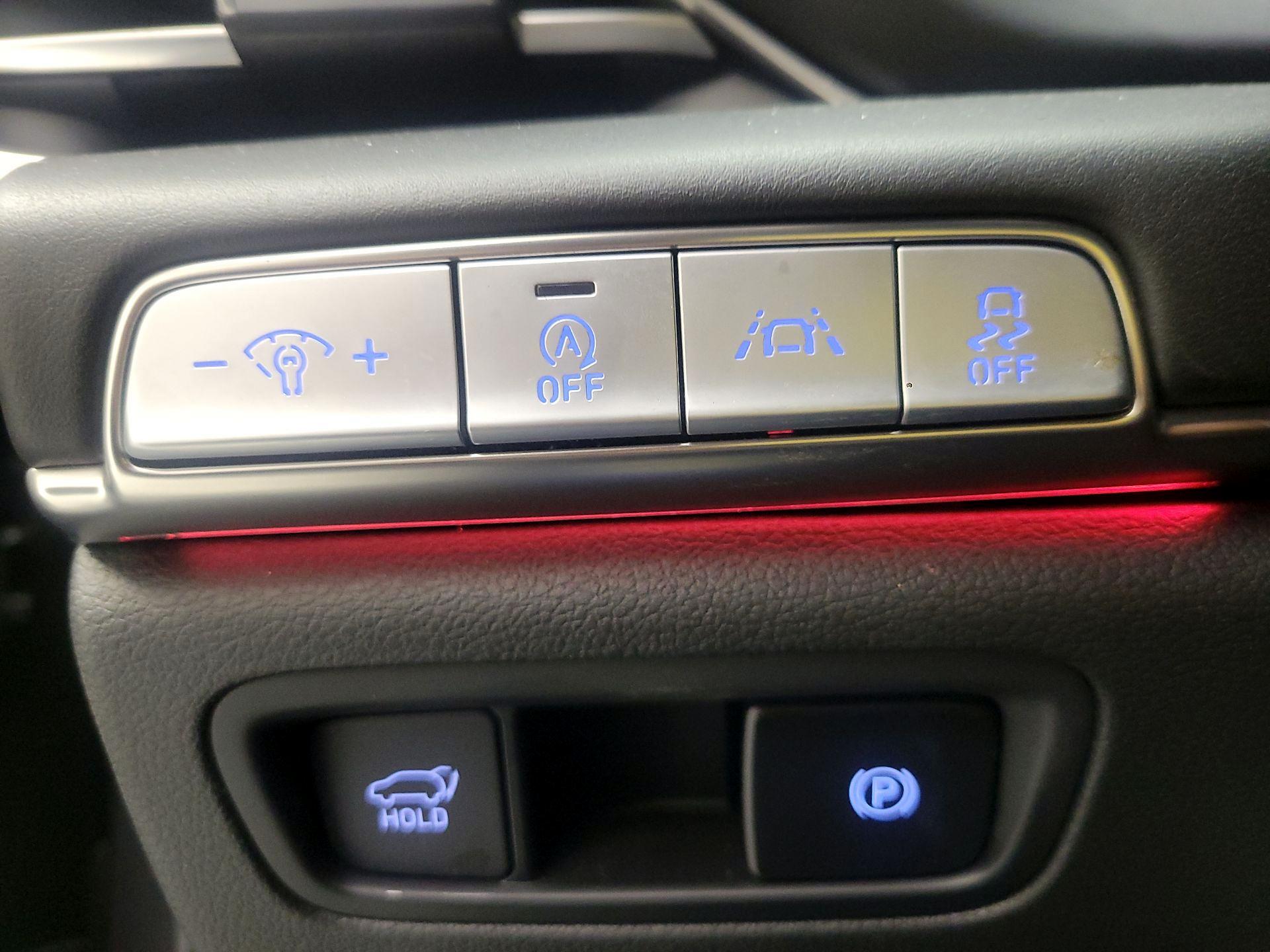 Thumbnail: 2021 Genesis GV80 - 11