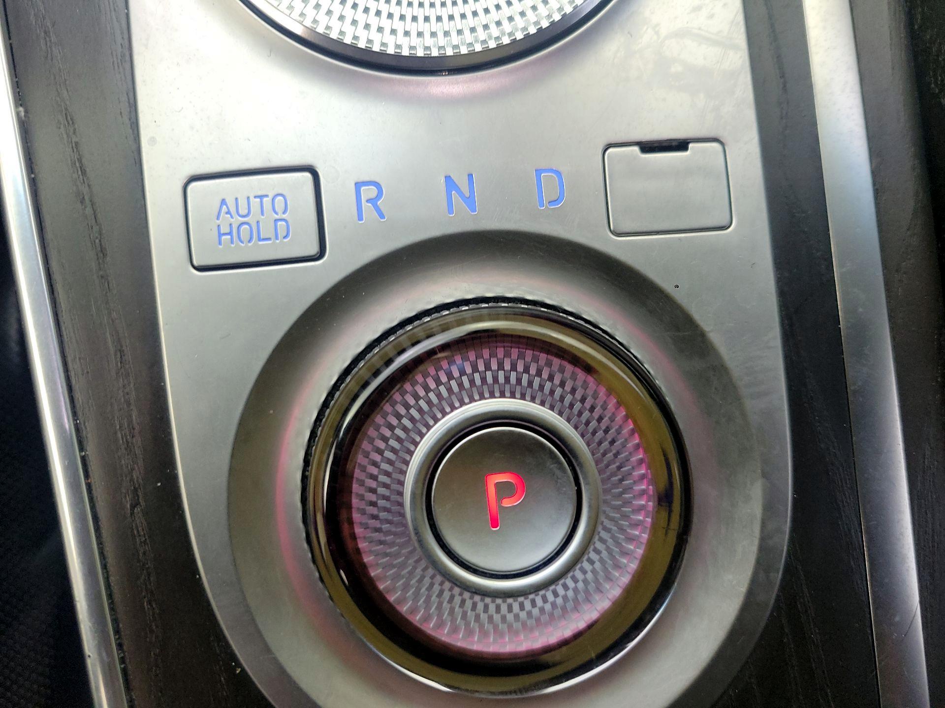 Thumbnail: 2021 Genesis GV80 - 16