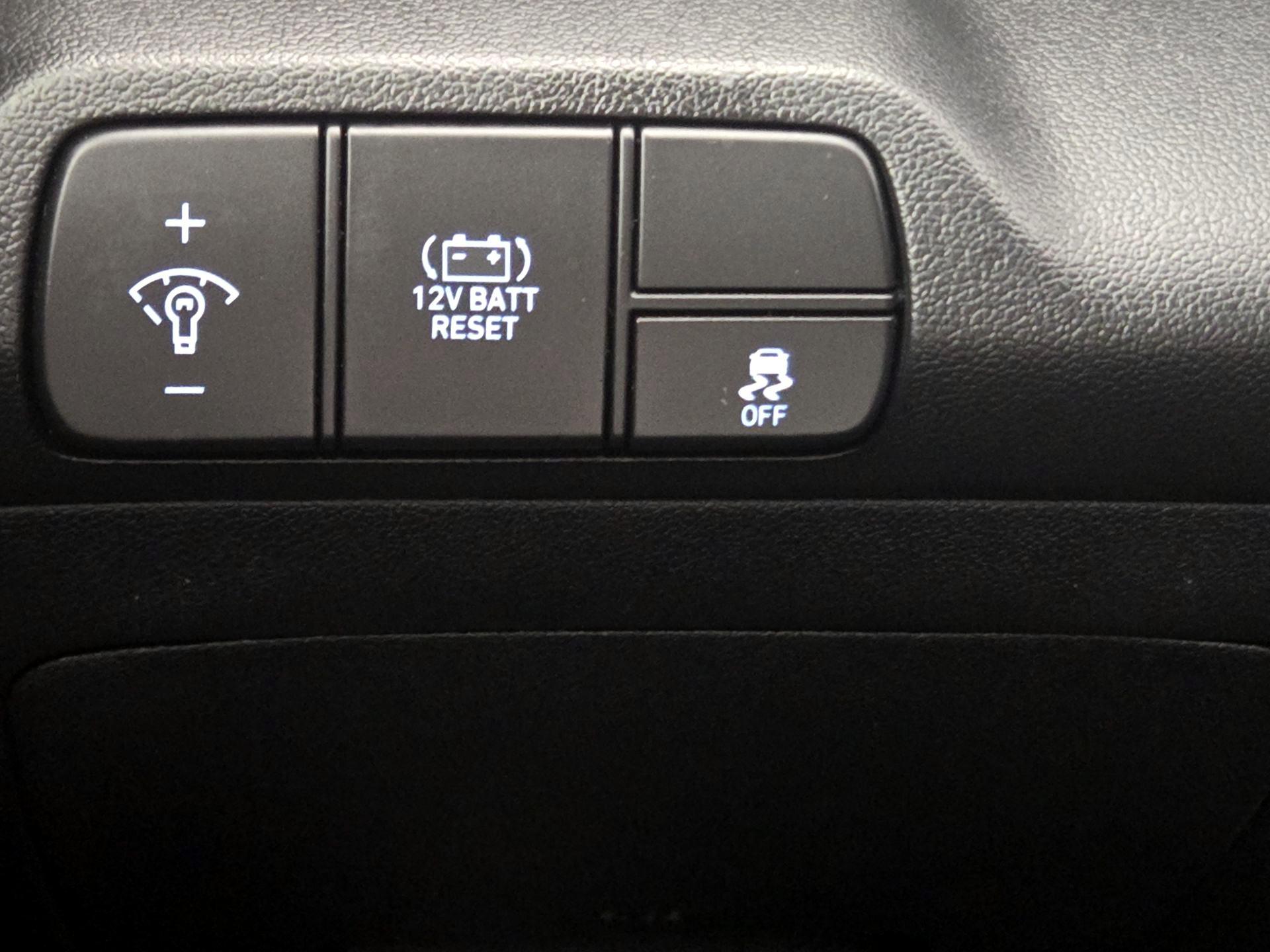 Thumbnail: 2024 Hyundai Elantra - 13