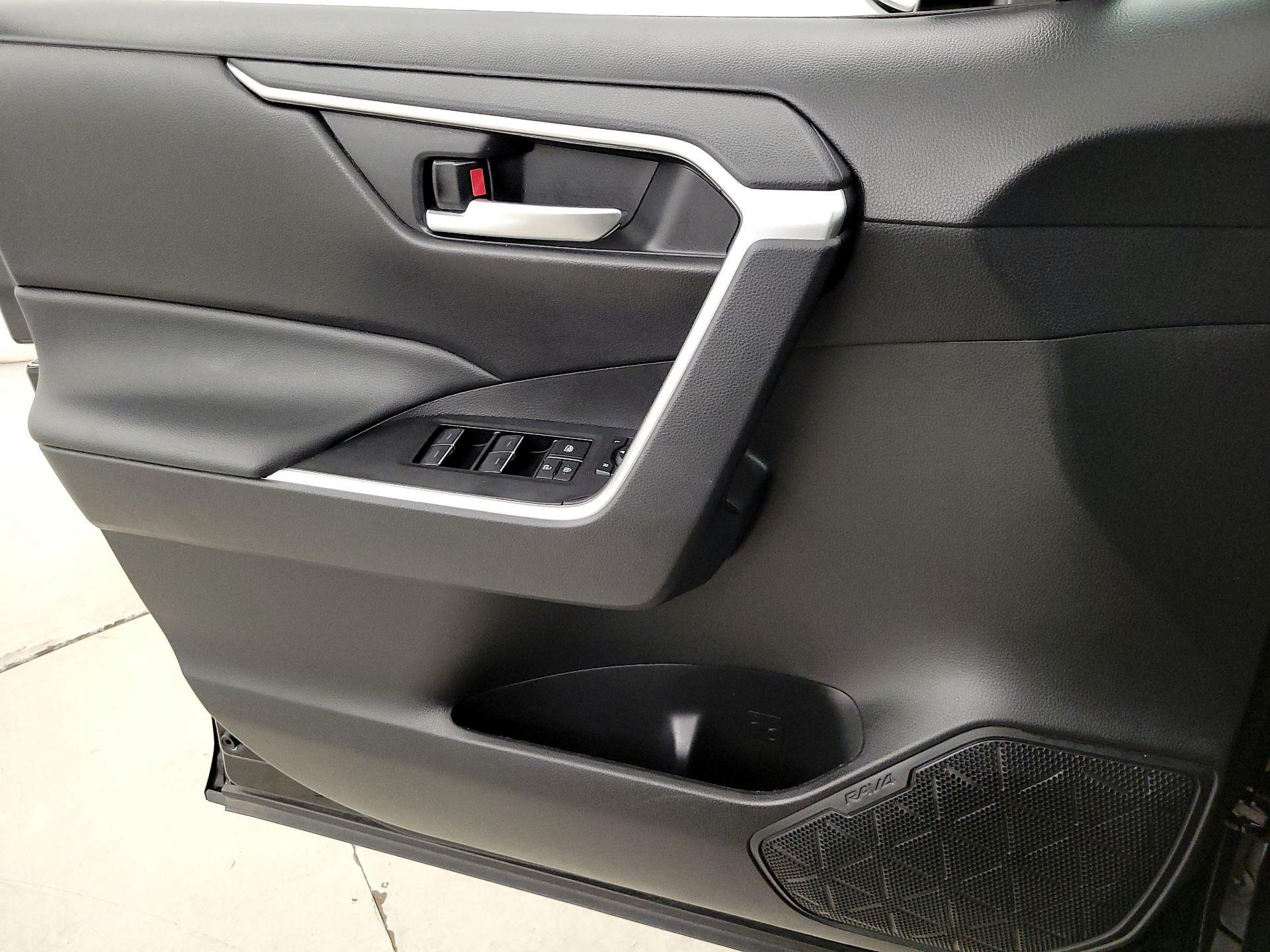 Thumbnail: 2024 Toyota RAV4 - 12