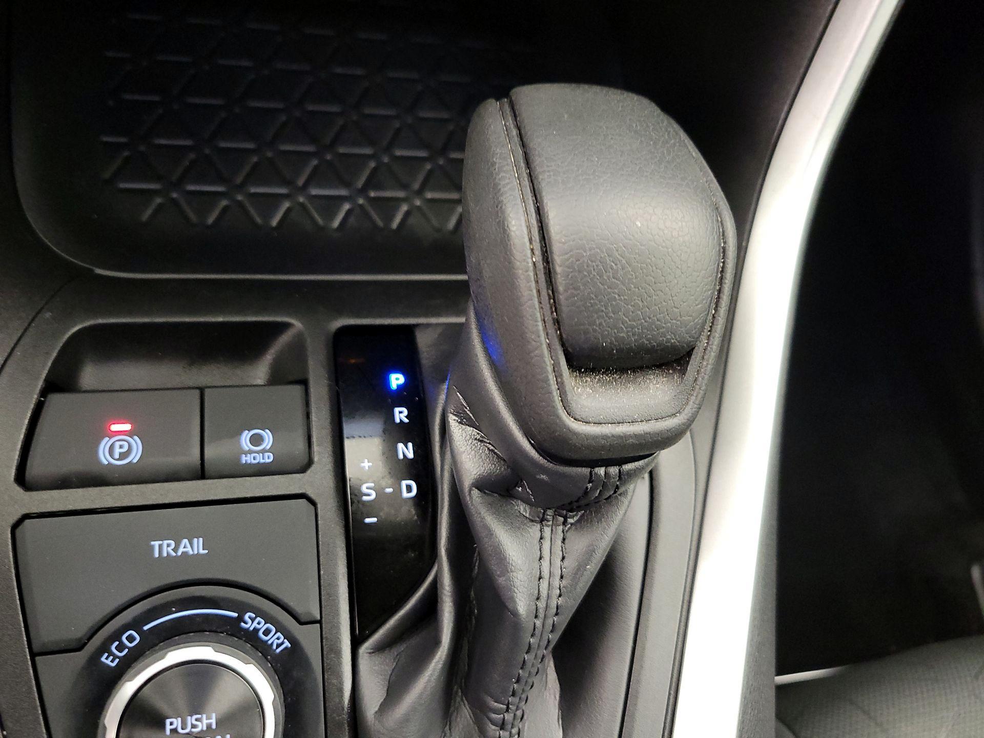 Thumbnail: 2024 Toyota RAV4 - 17