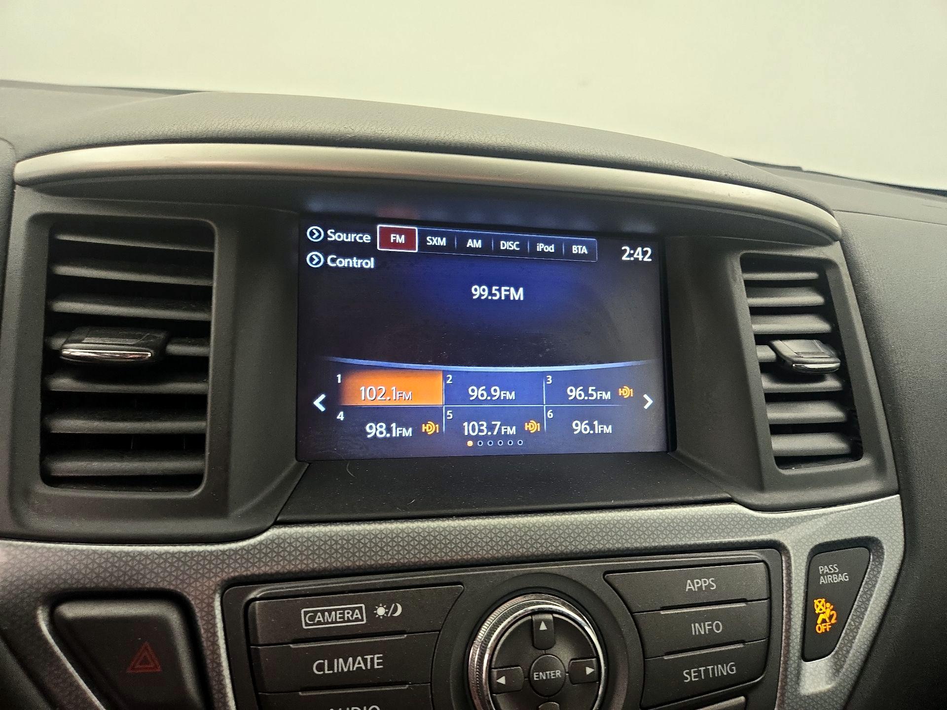 Thumbnail: 2017 Nissan Pathfinder - 15