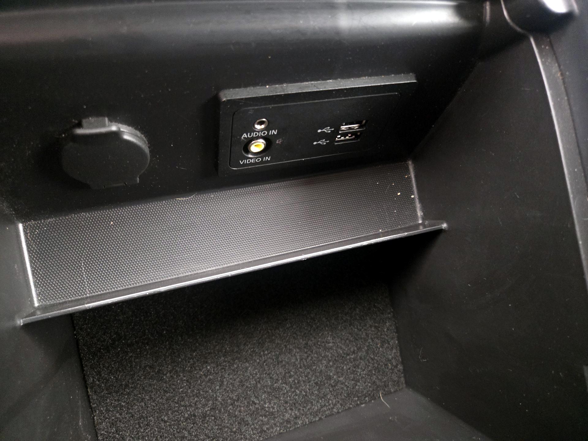 Thumbnail: 2017 Nissan Pathfinder - 18