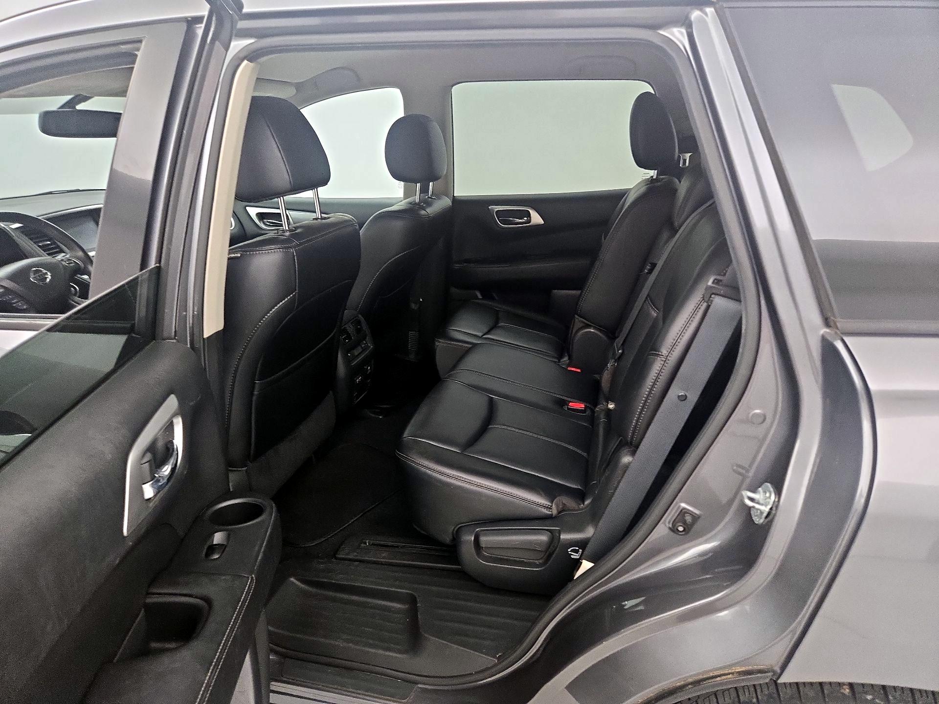 Thumbnail: 2017 Nissan Pathfinder - 19