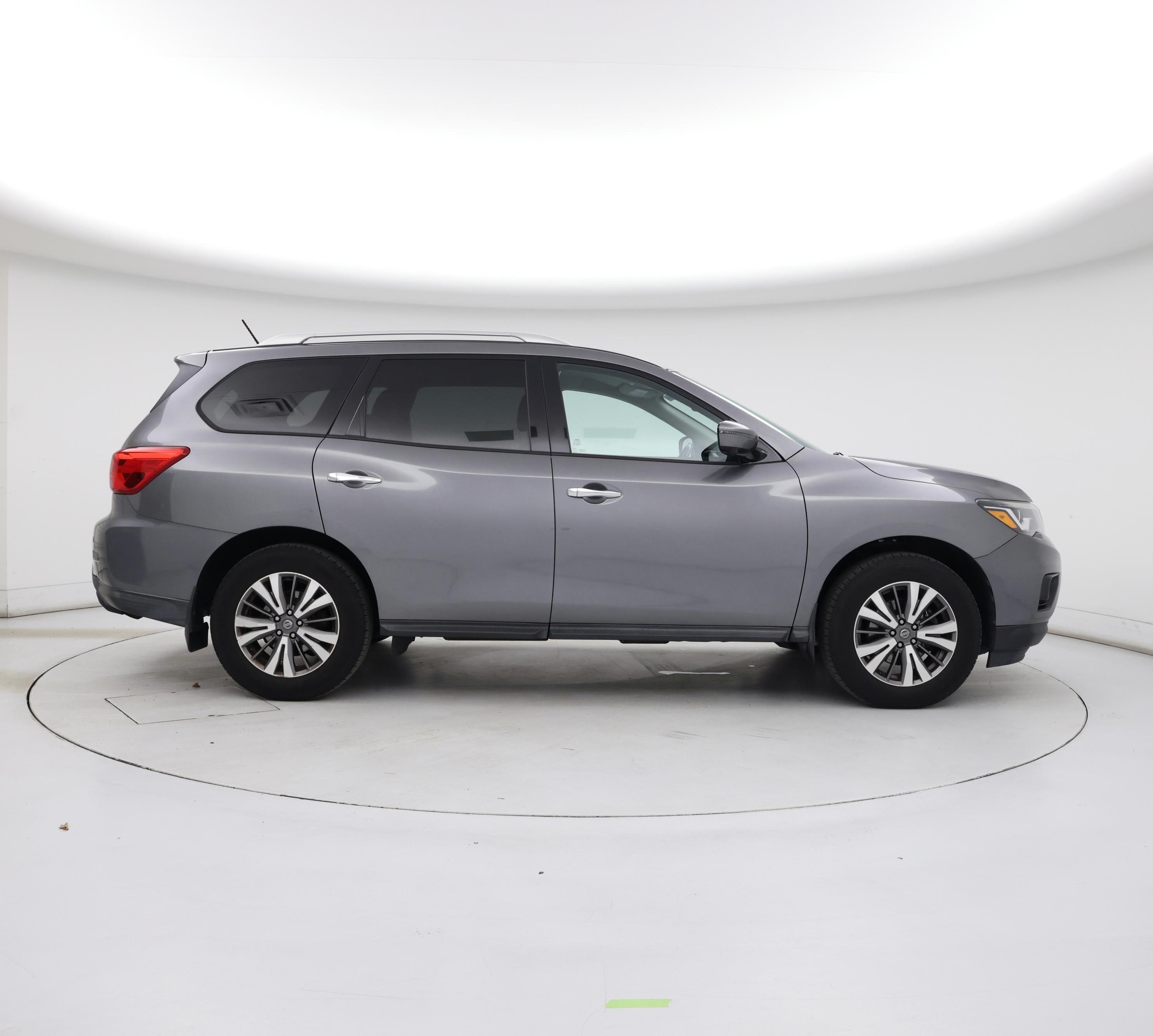 Thumbnail: 2017 Nissan Pathfinder - 7