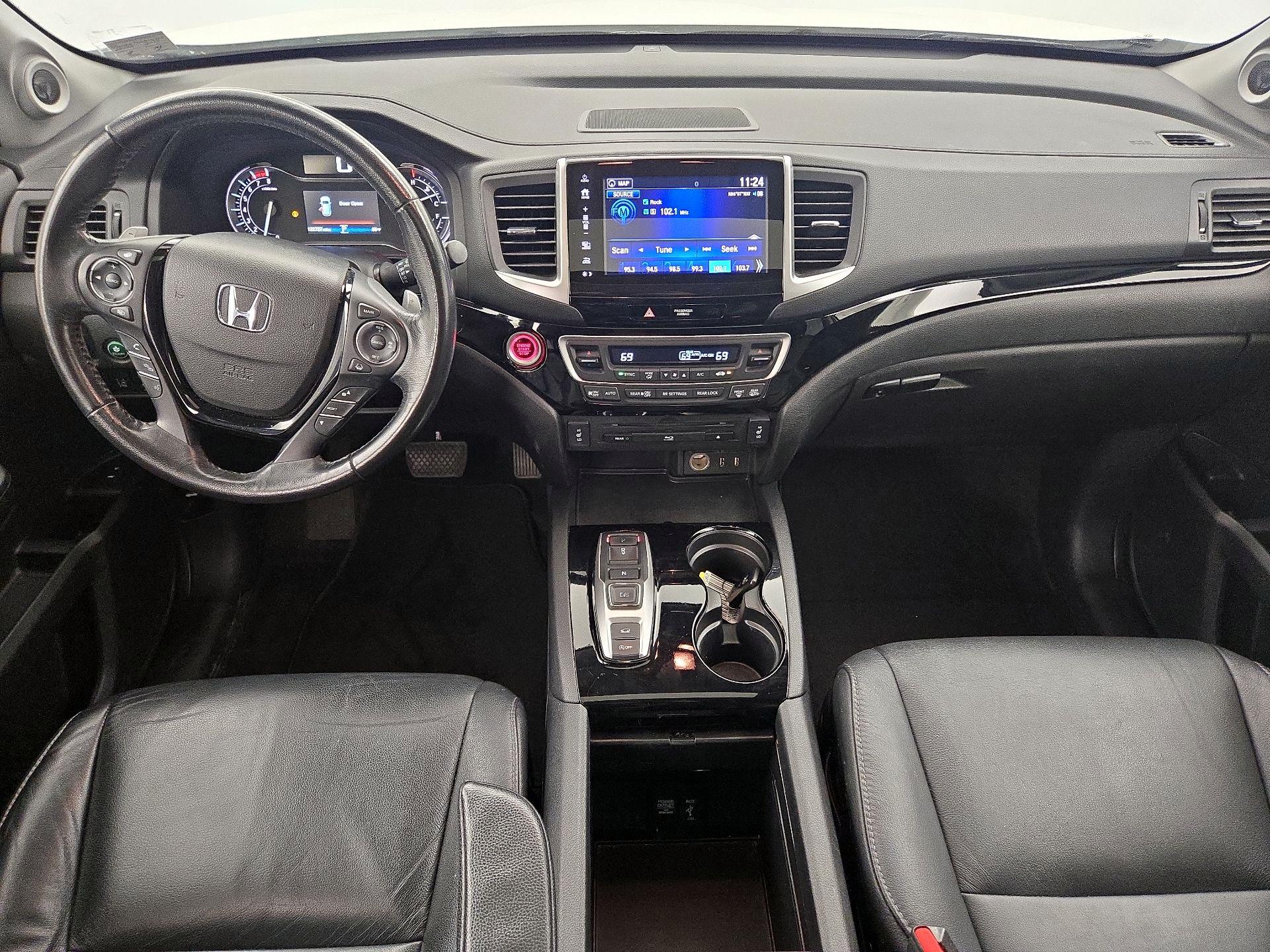 Thumbnail: 2017 Honda Pilot - 9