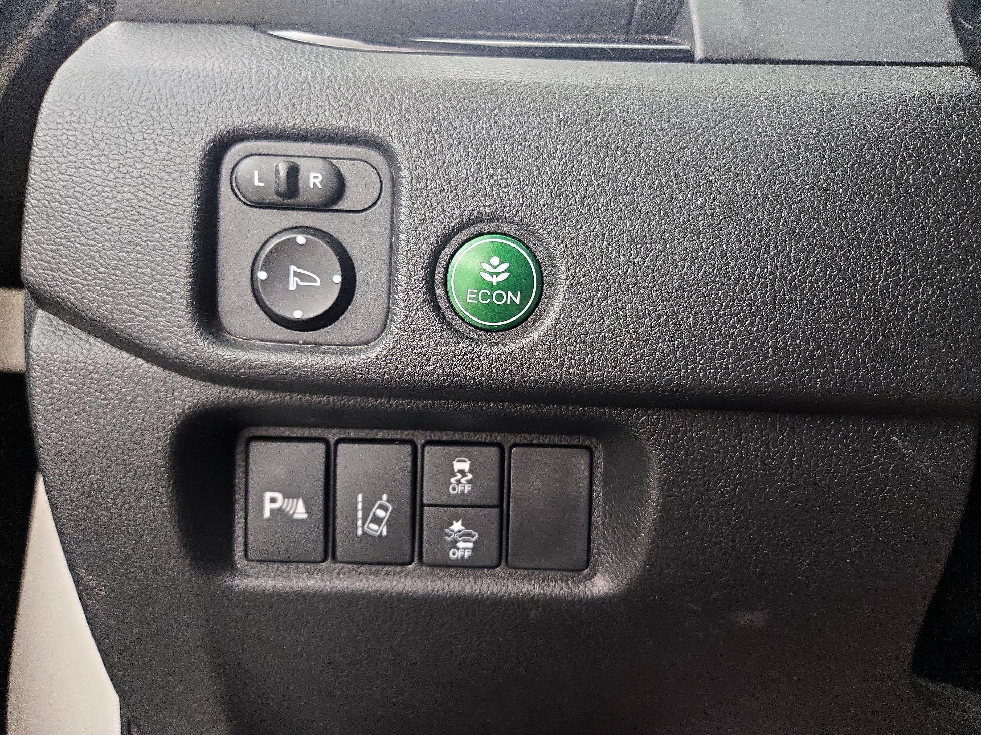 Thumbnail: 2017 Honda Pilot - 13