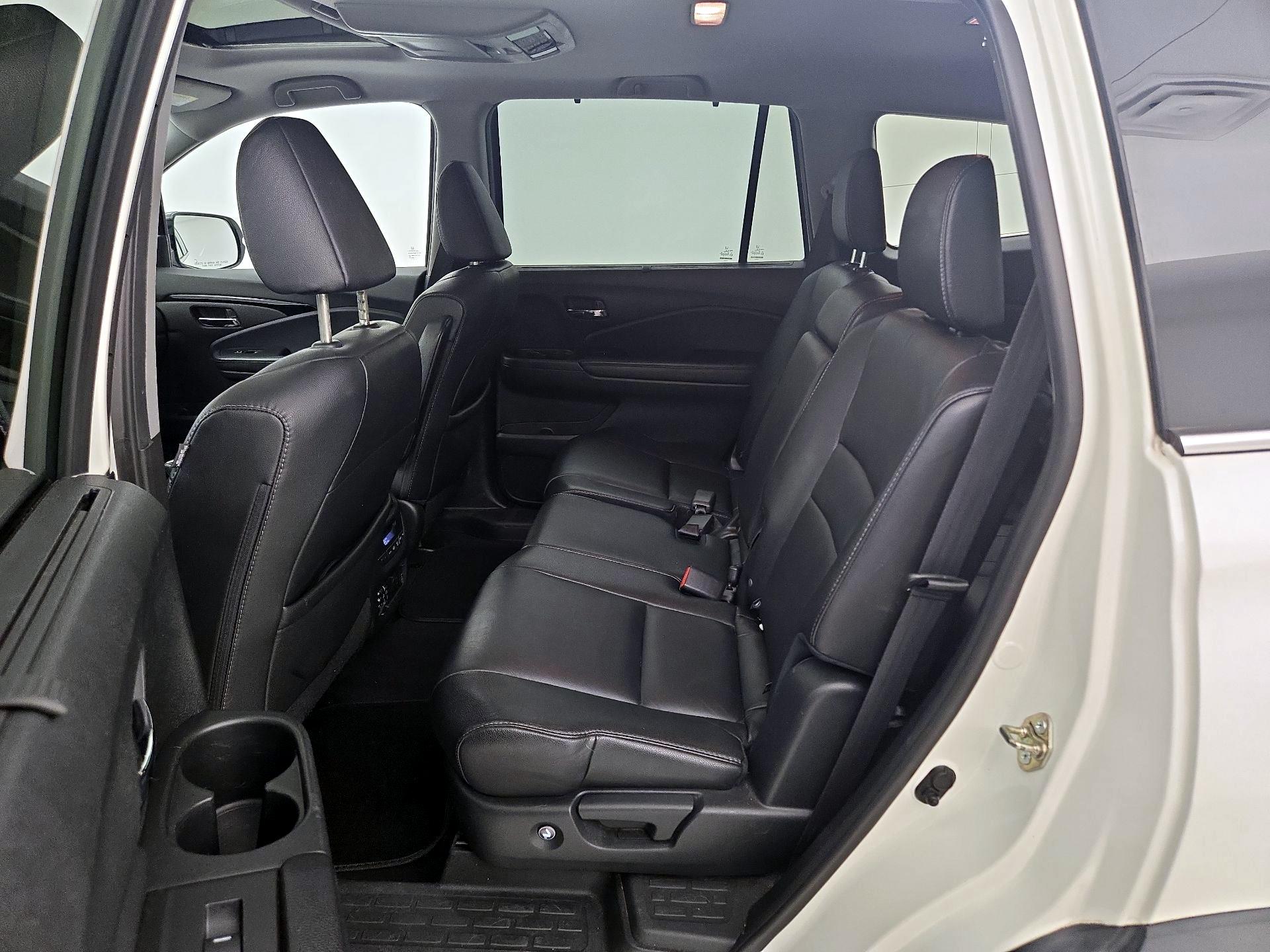 Thumbnail: 2017 Honda Pilot - 20