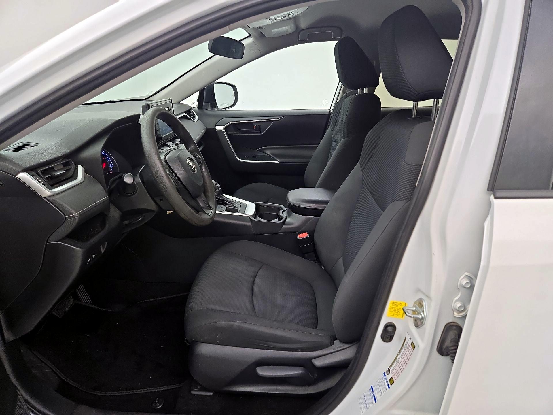 Thumbnail: 2019 Toyota RAV4 - 11