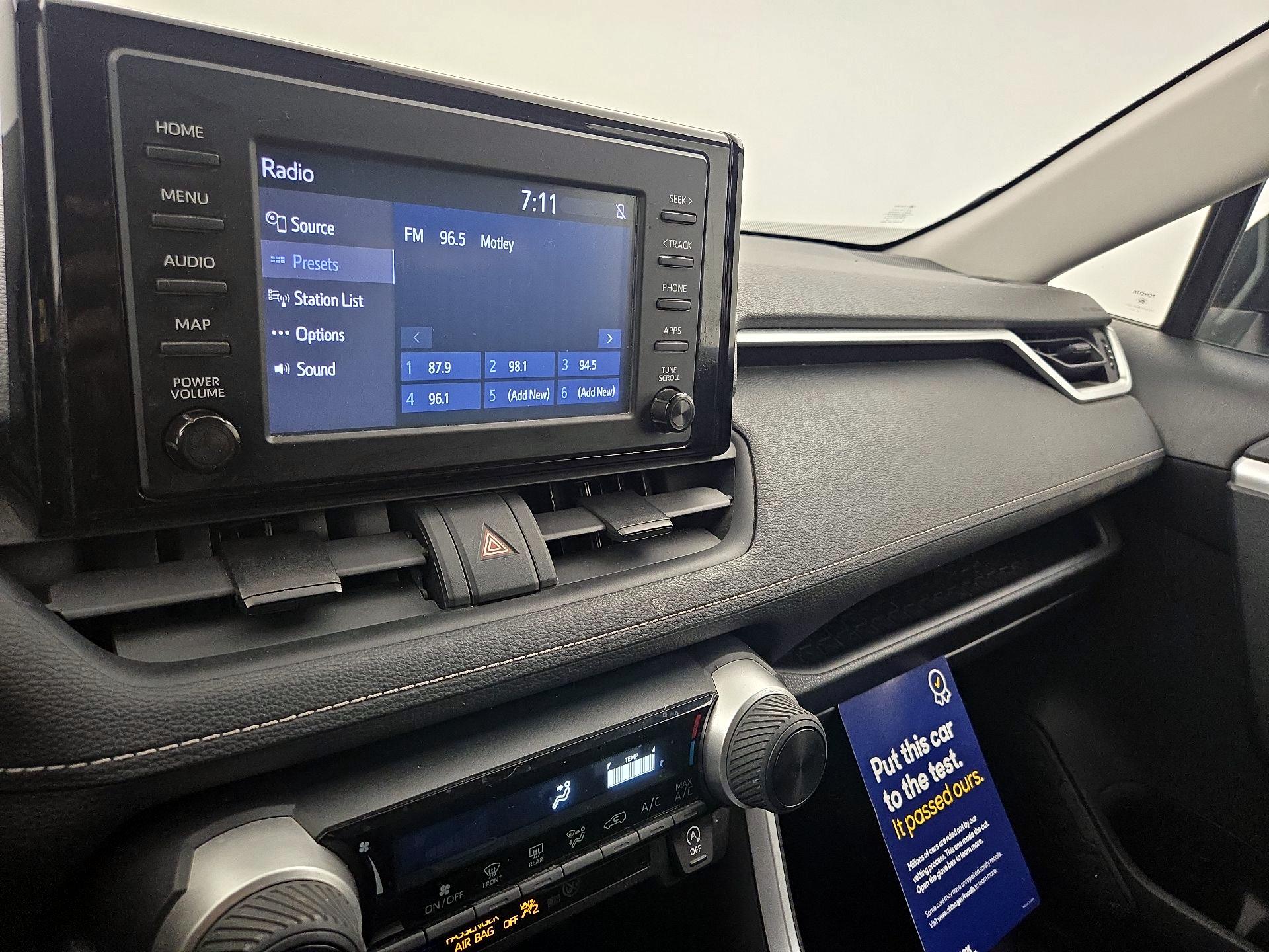 Thumbnail: 2019 Toyota RAV4 - 15